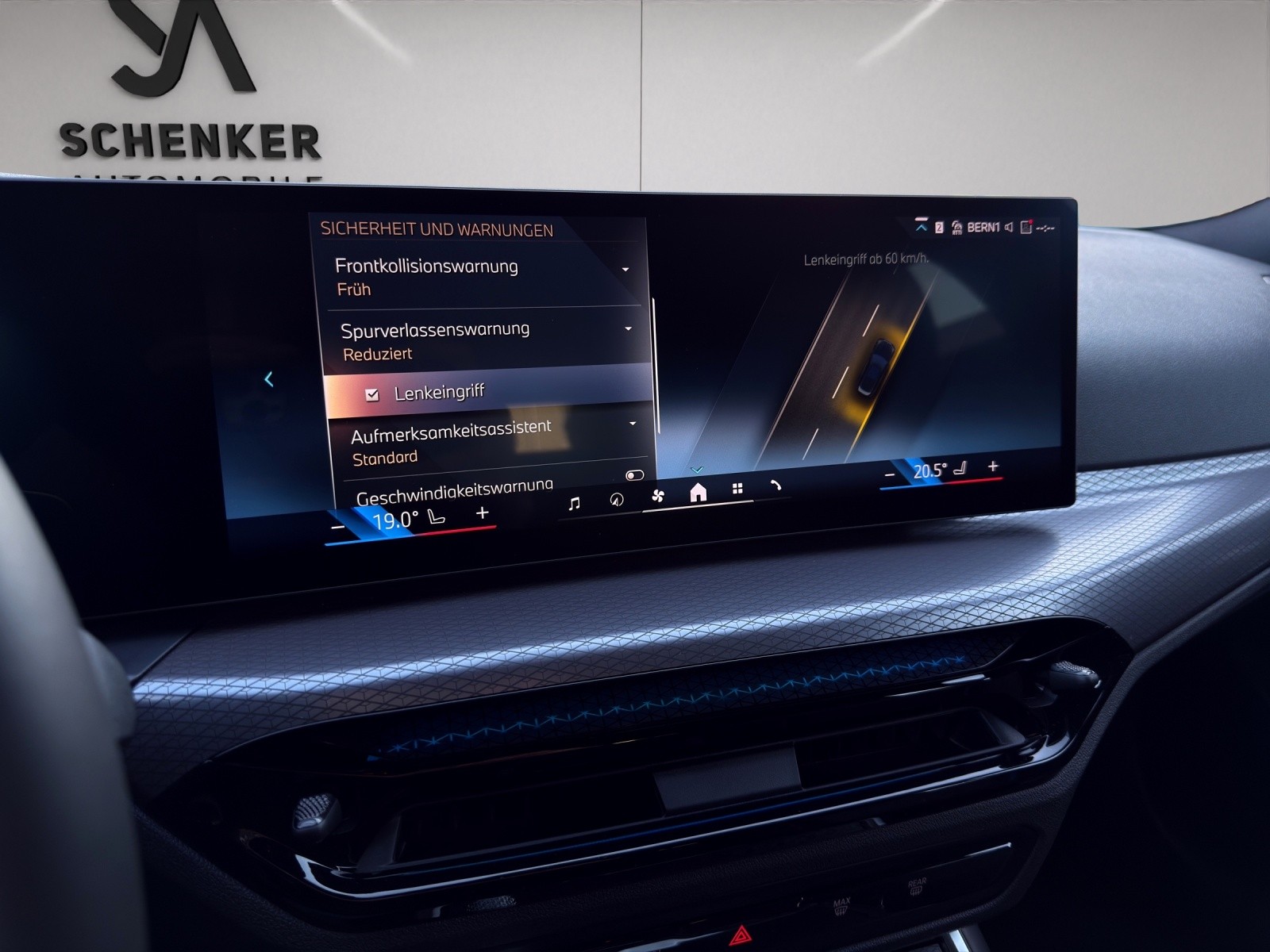 BMW 330i Touring xDrive Steptronic M Sport-image-17