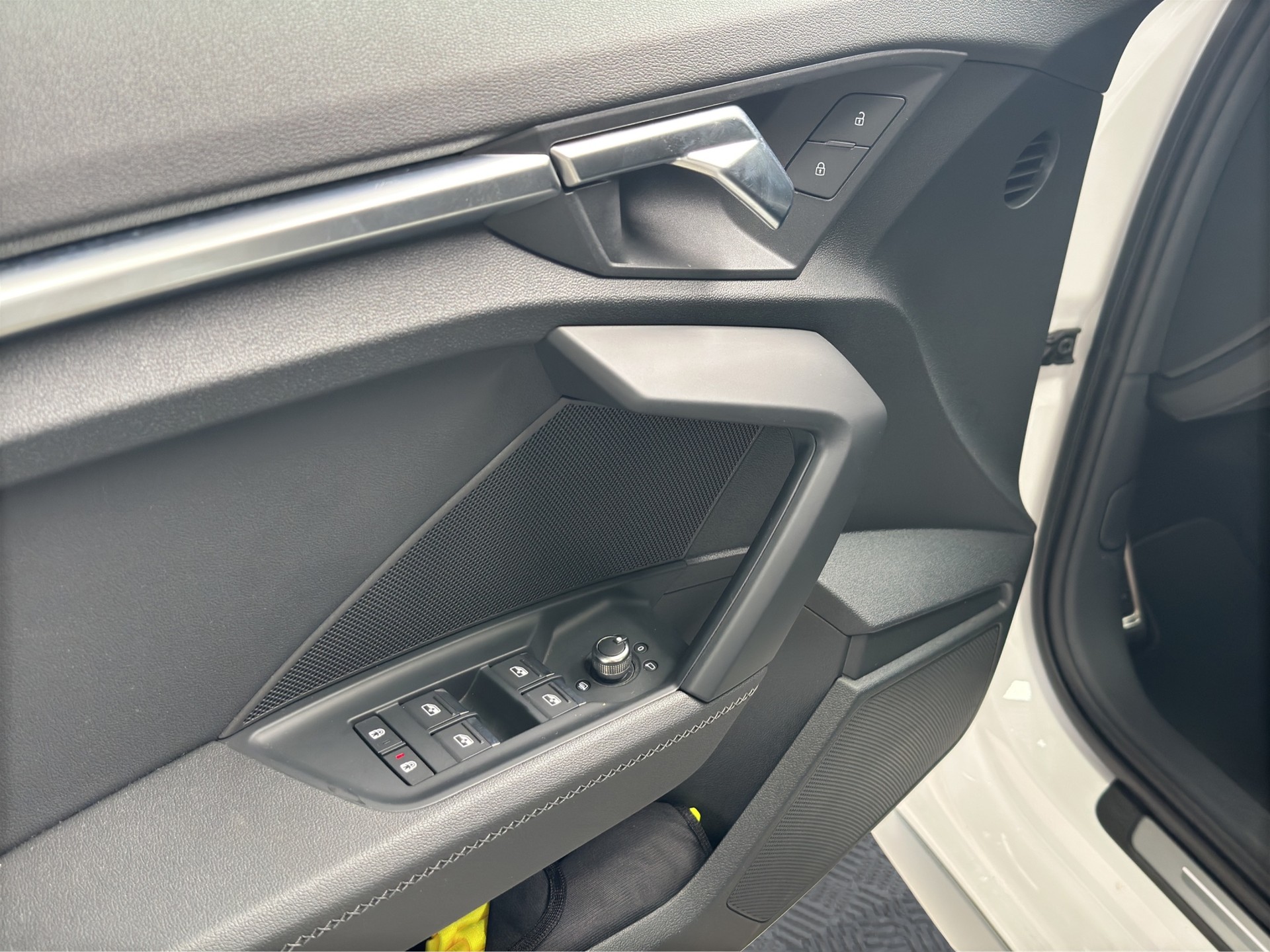 AUDI S3 Limousine 2.0 TFSI quattro S-tronic-image-8