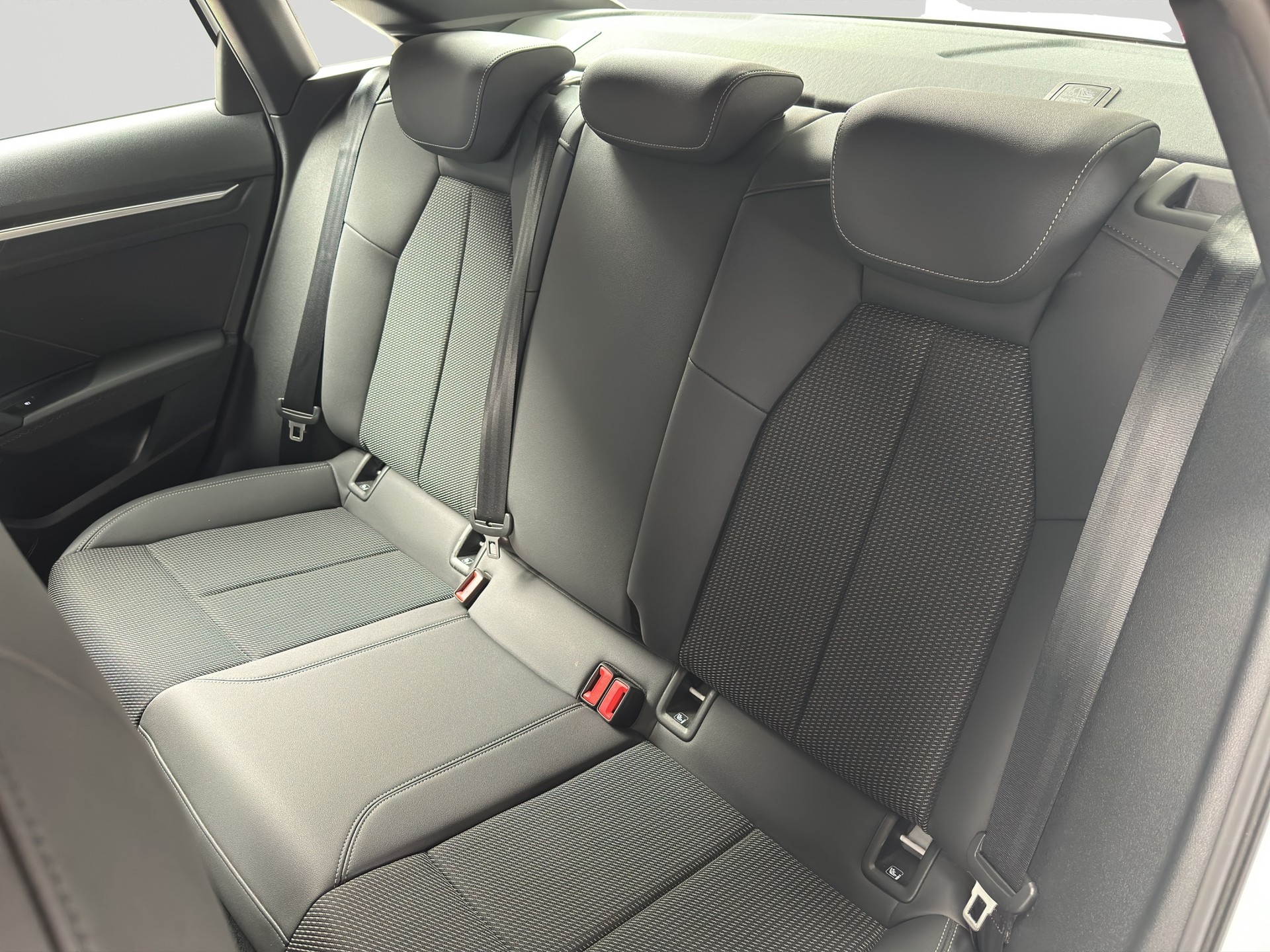 AUDI S3 Limousine 2.0 TFSI quattro S-tronic-image-7