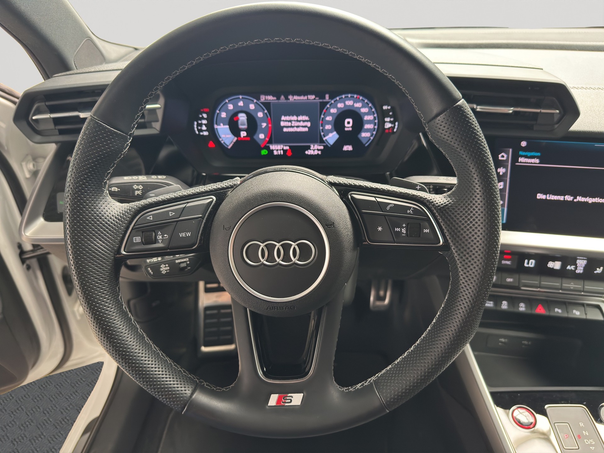 AUDI S3 Limousine 2.0 TFSI quattro S-tronic-image-9