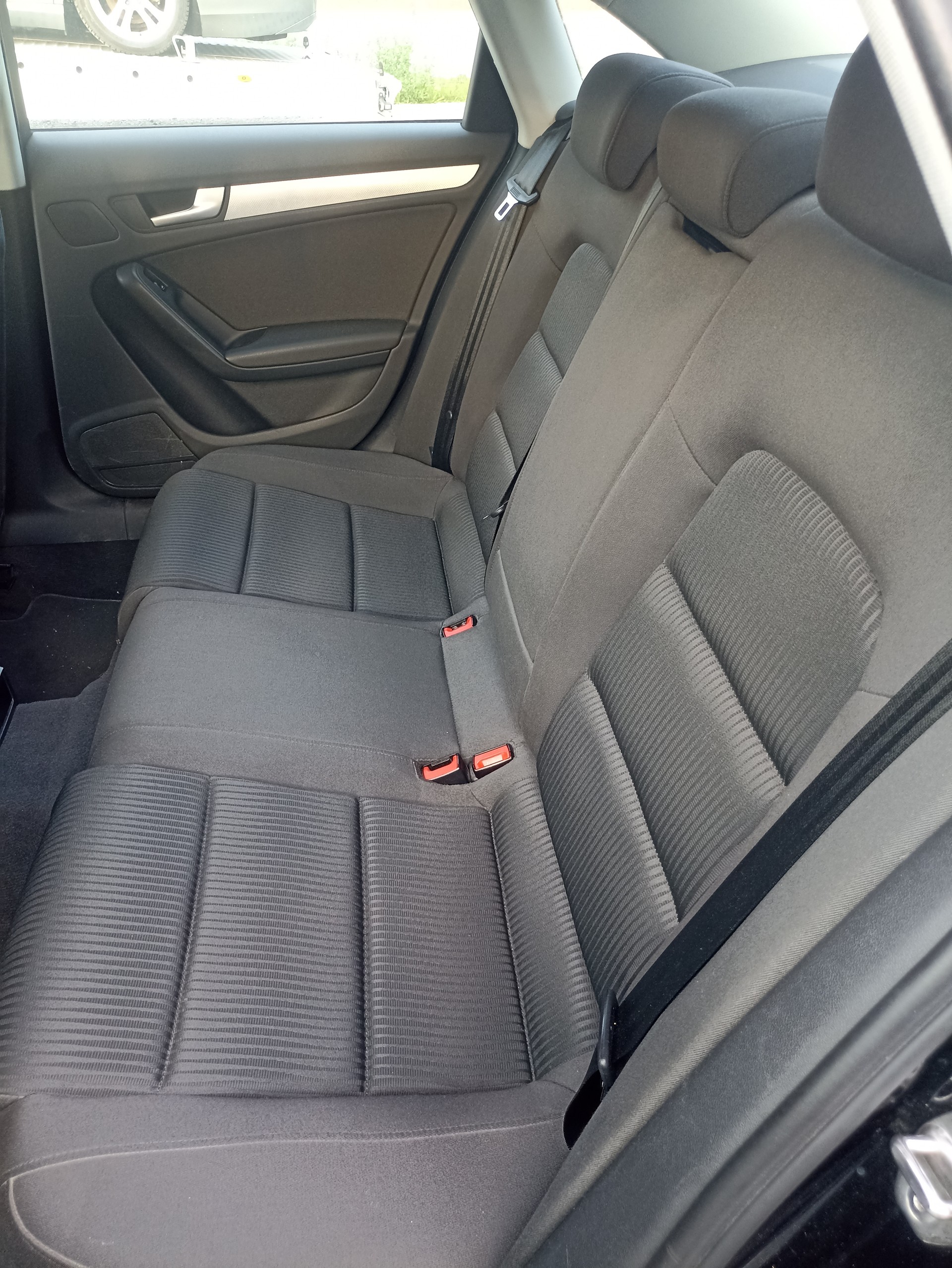 AUDI A4 Limousine 2.0 TFSI quattro-image-12