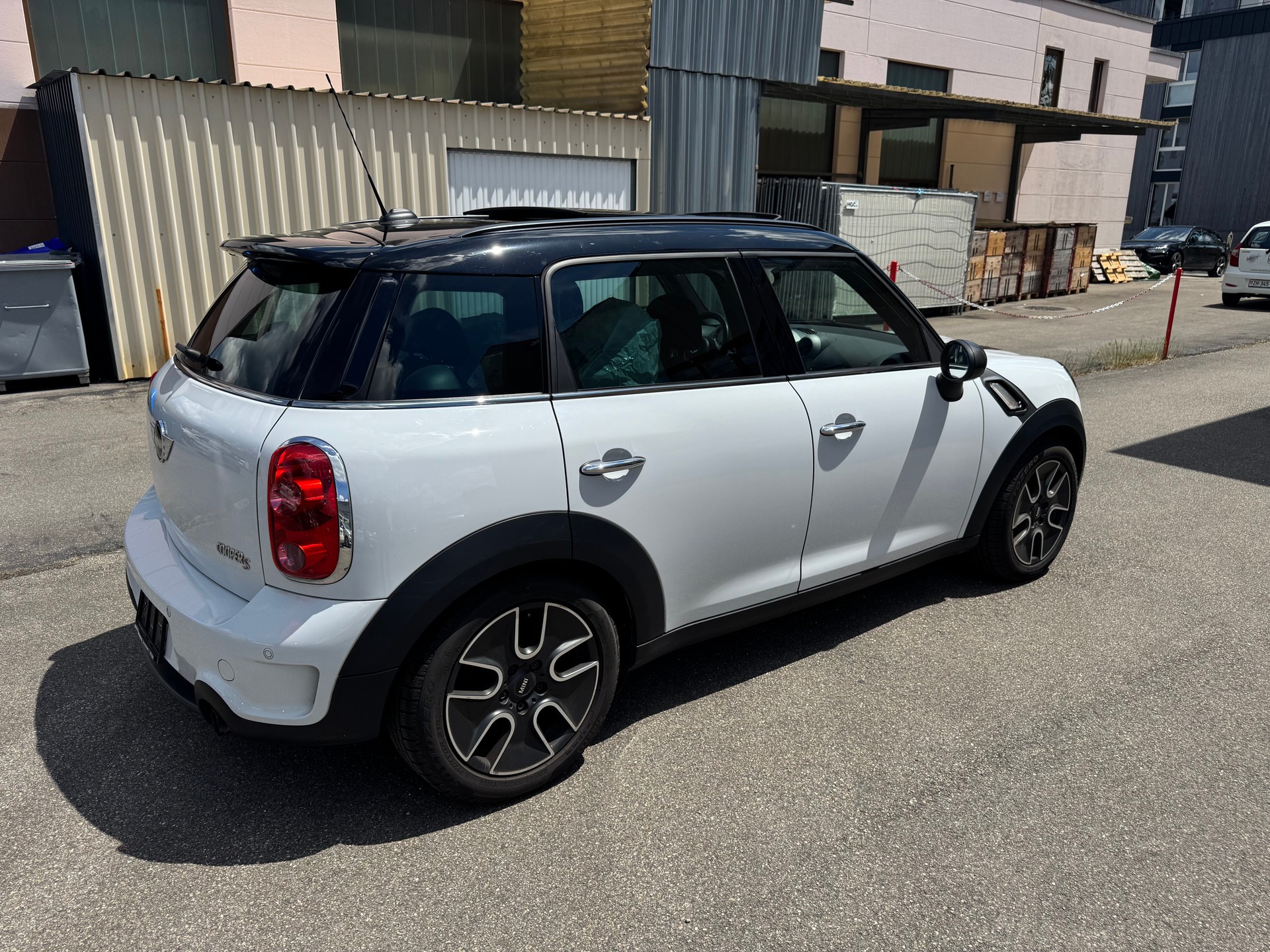MINI Countryman Cooper S FWD-image-3