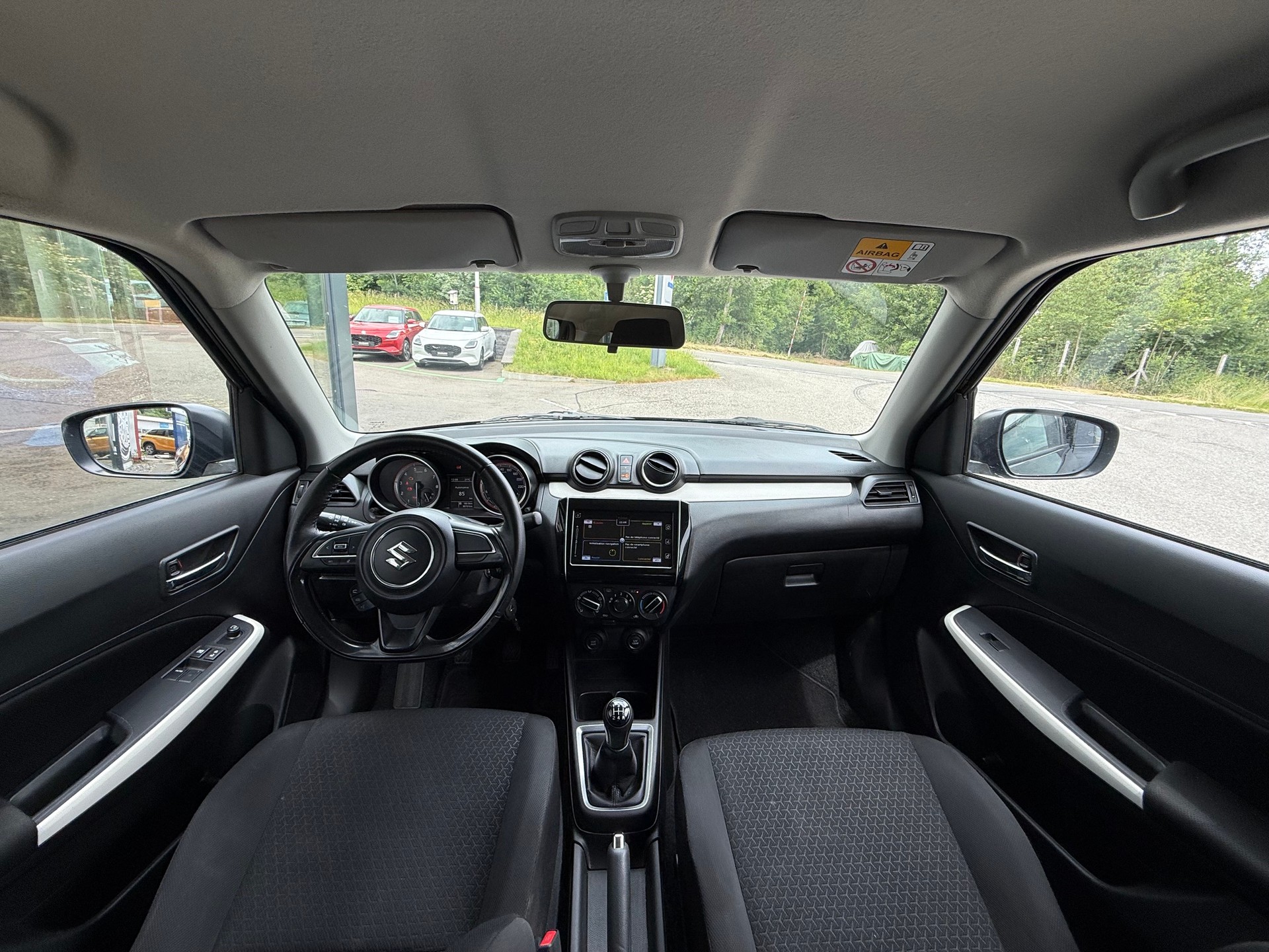 SUZUKI Swift 1.2 Compact + 4x4 Hybrid-image-9