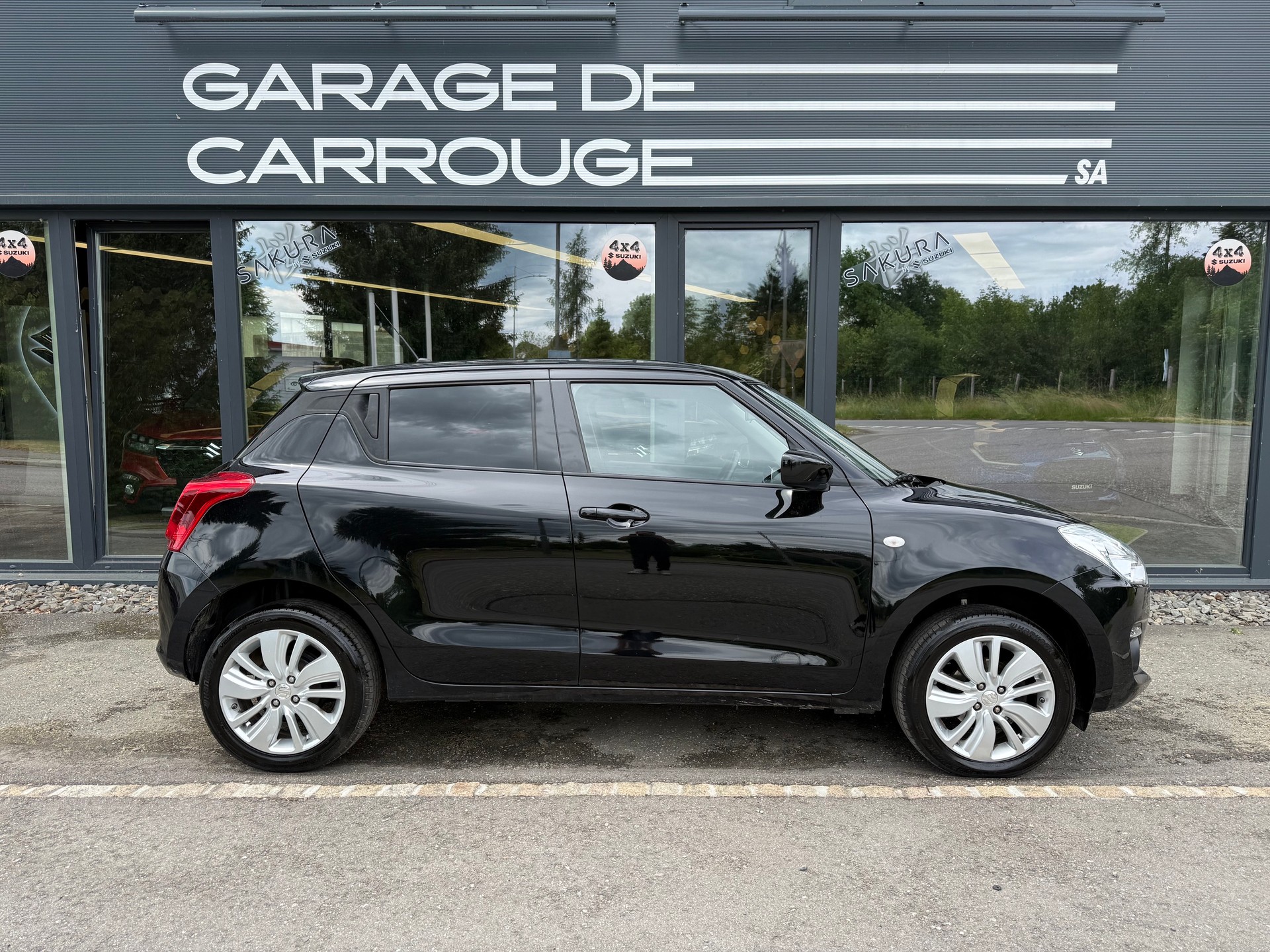 SUZUKI Swift 1.2 Compact + 4x4 Hybrid-image-6