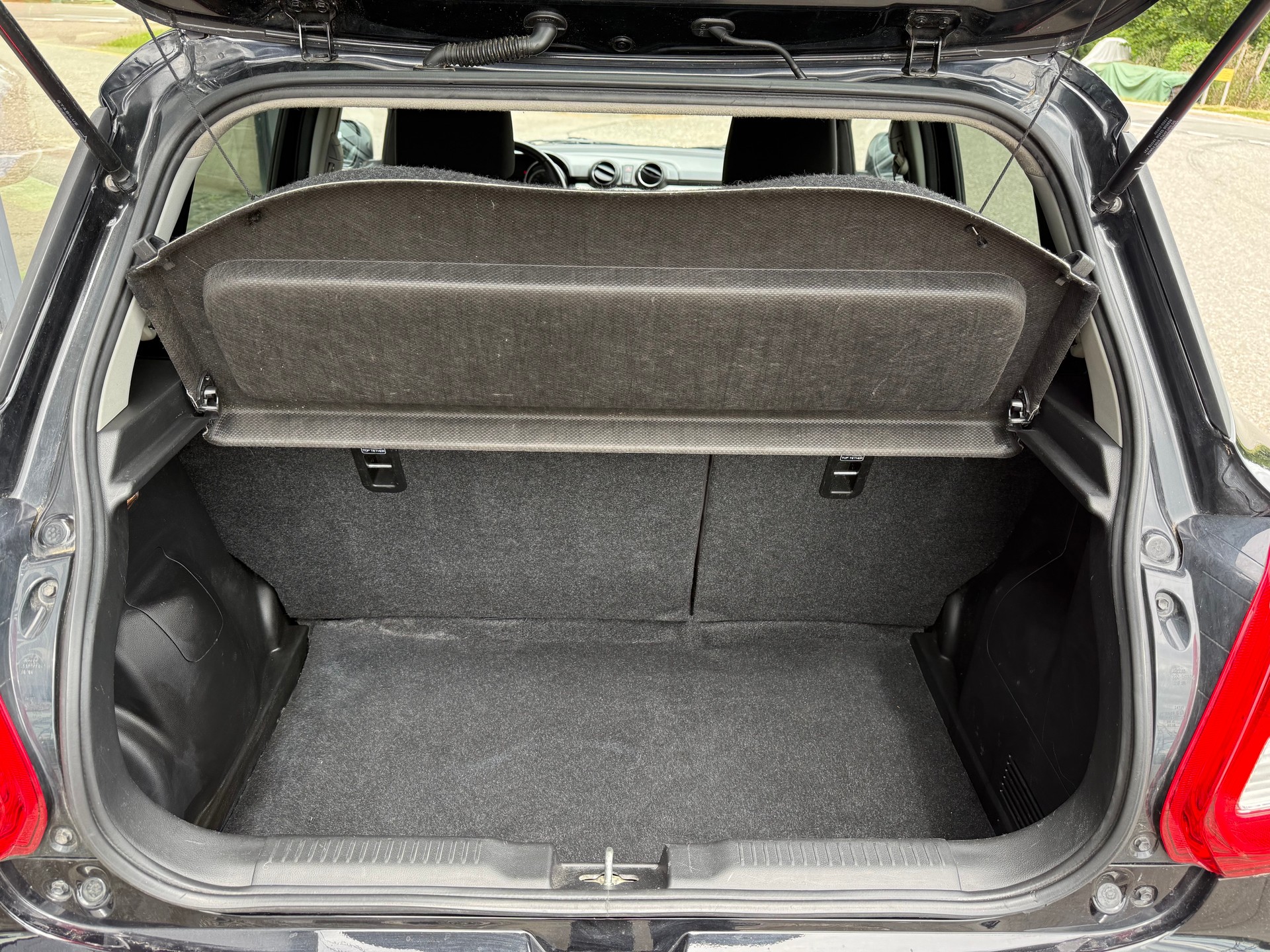 SUZUKI Swift 1.2 Compact + 4x4 Hybrid-image-7
