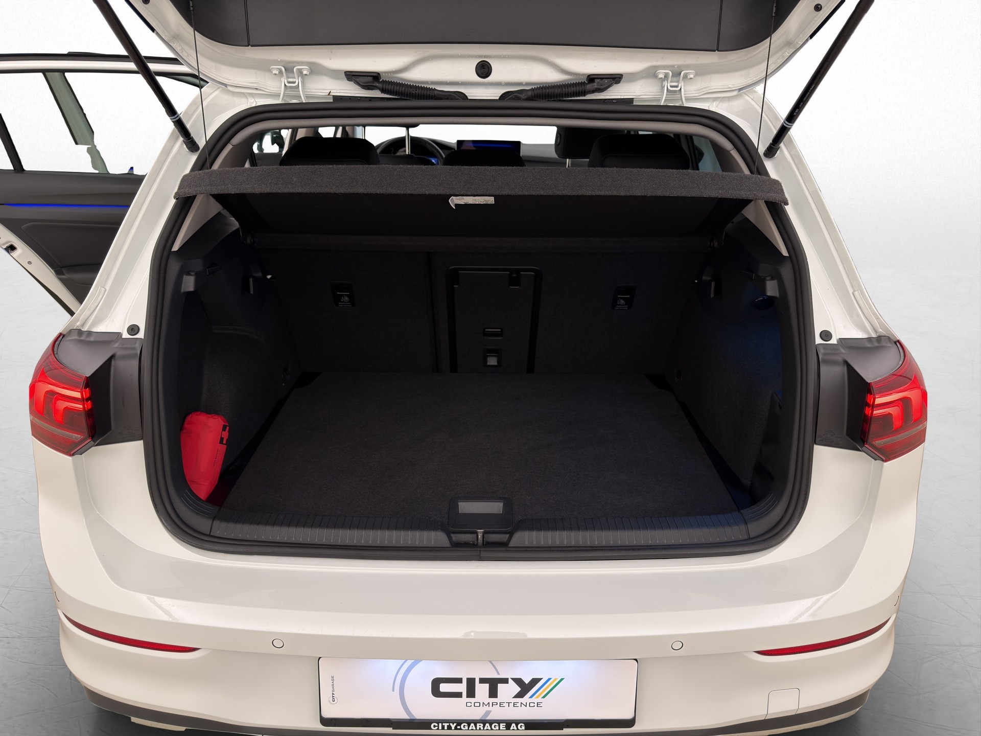 VW Golf 8 1.5 eTSI Goal DSG-image-12