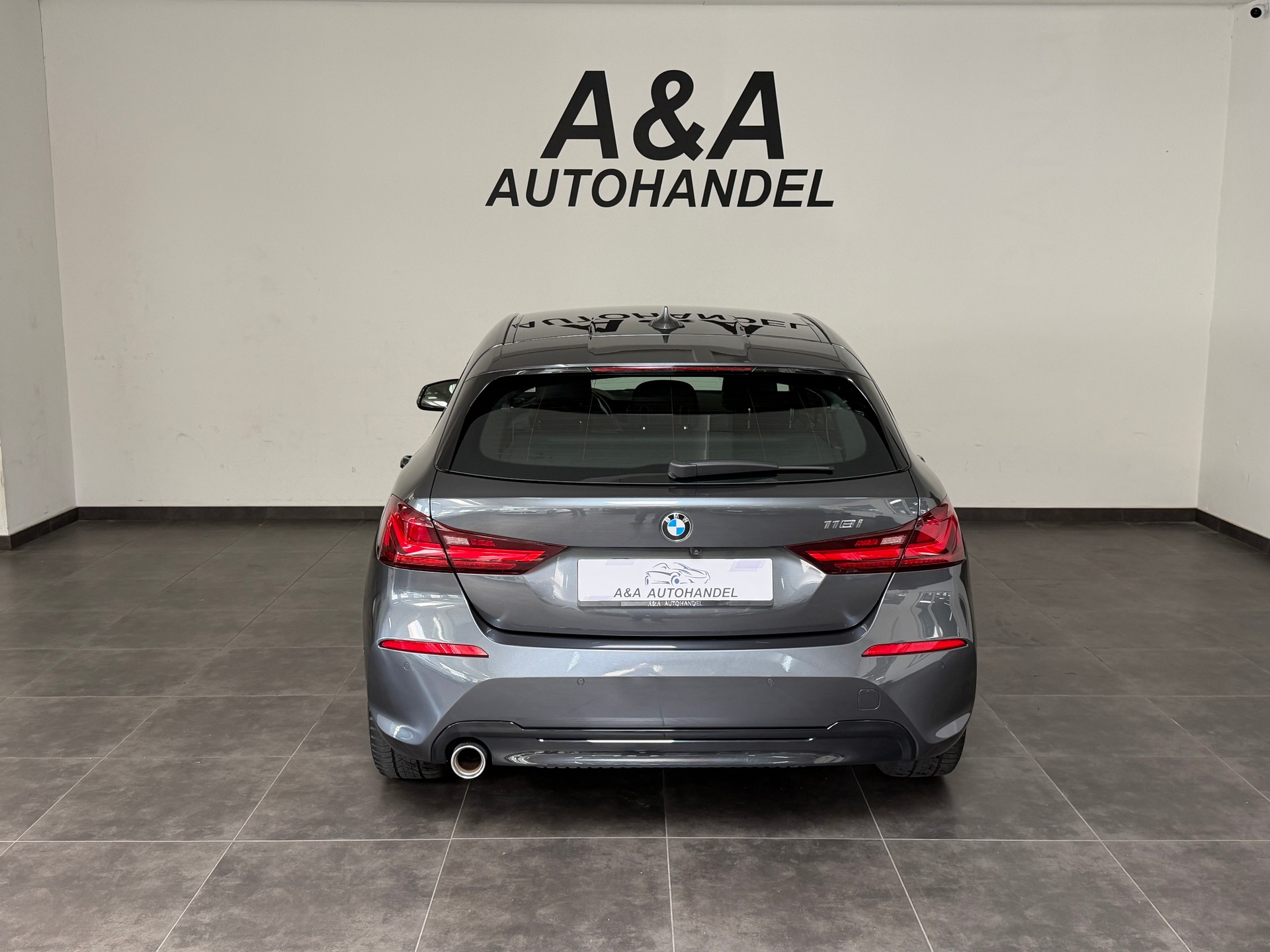 BMW 118i Steptronic Sport Line-image-4