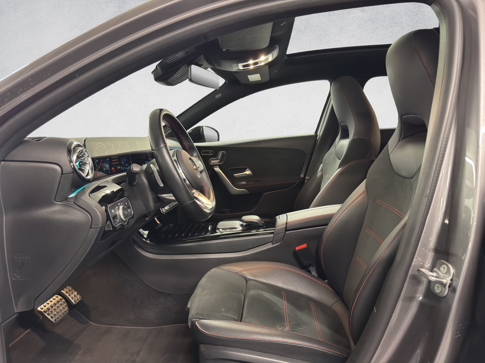MERCEDES-BENZ A 250 e AMG Line-image-10