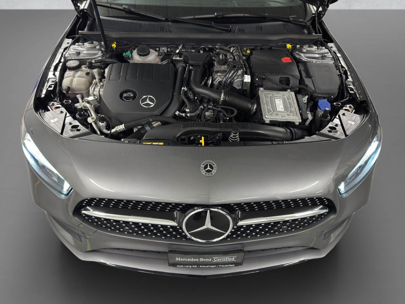 MERCEDES-BENZ A 250 e AMG Line-image-9