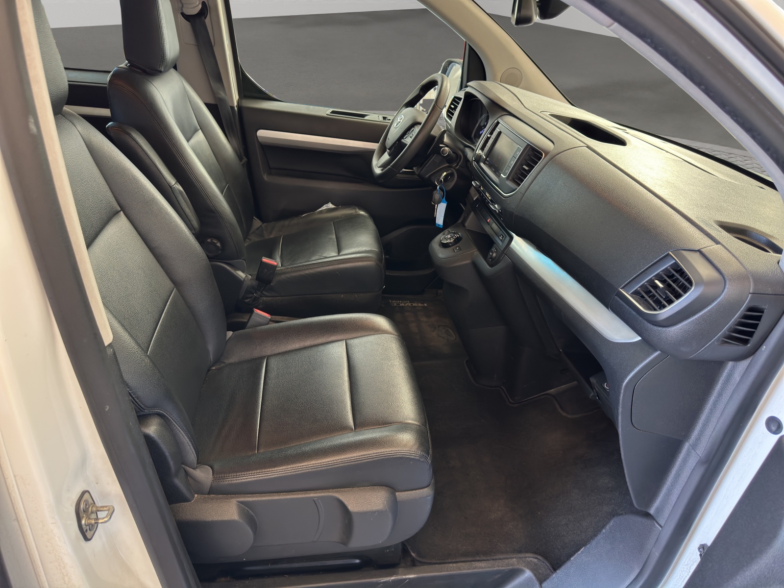 TOYOTA Proace Verso 2.0 D-4D Long Automatic-image-17