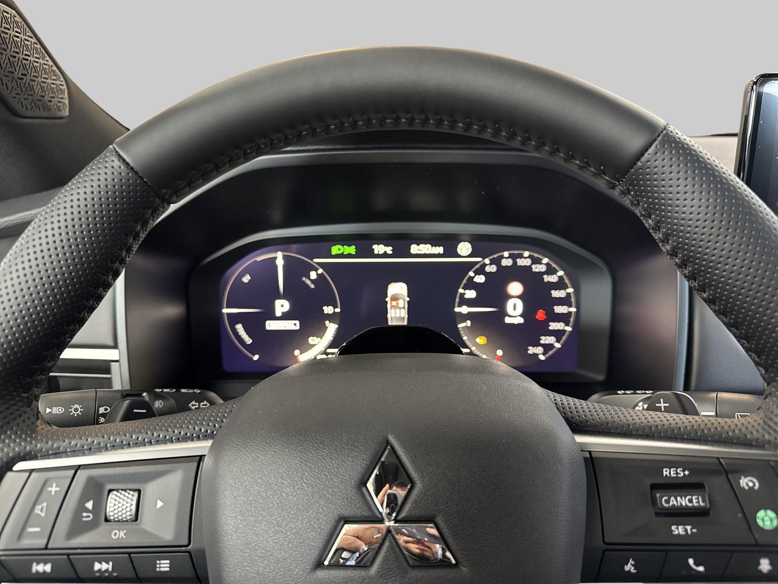 MITSUBISHI Outlander 2.4 PHEV Sport 4WD Automatic-image-6