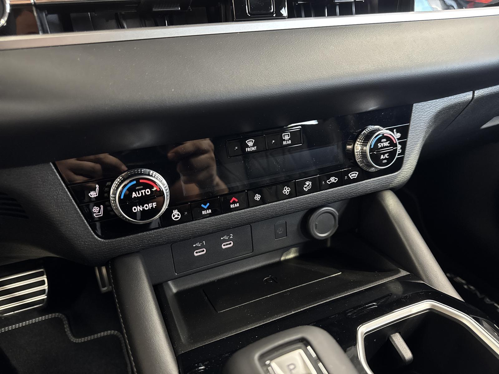 MITSUBISHI Outlander 2.4 PHEV Sport 4WD Automatic-image-8