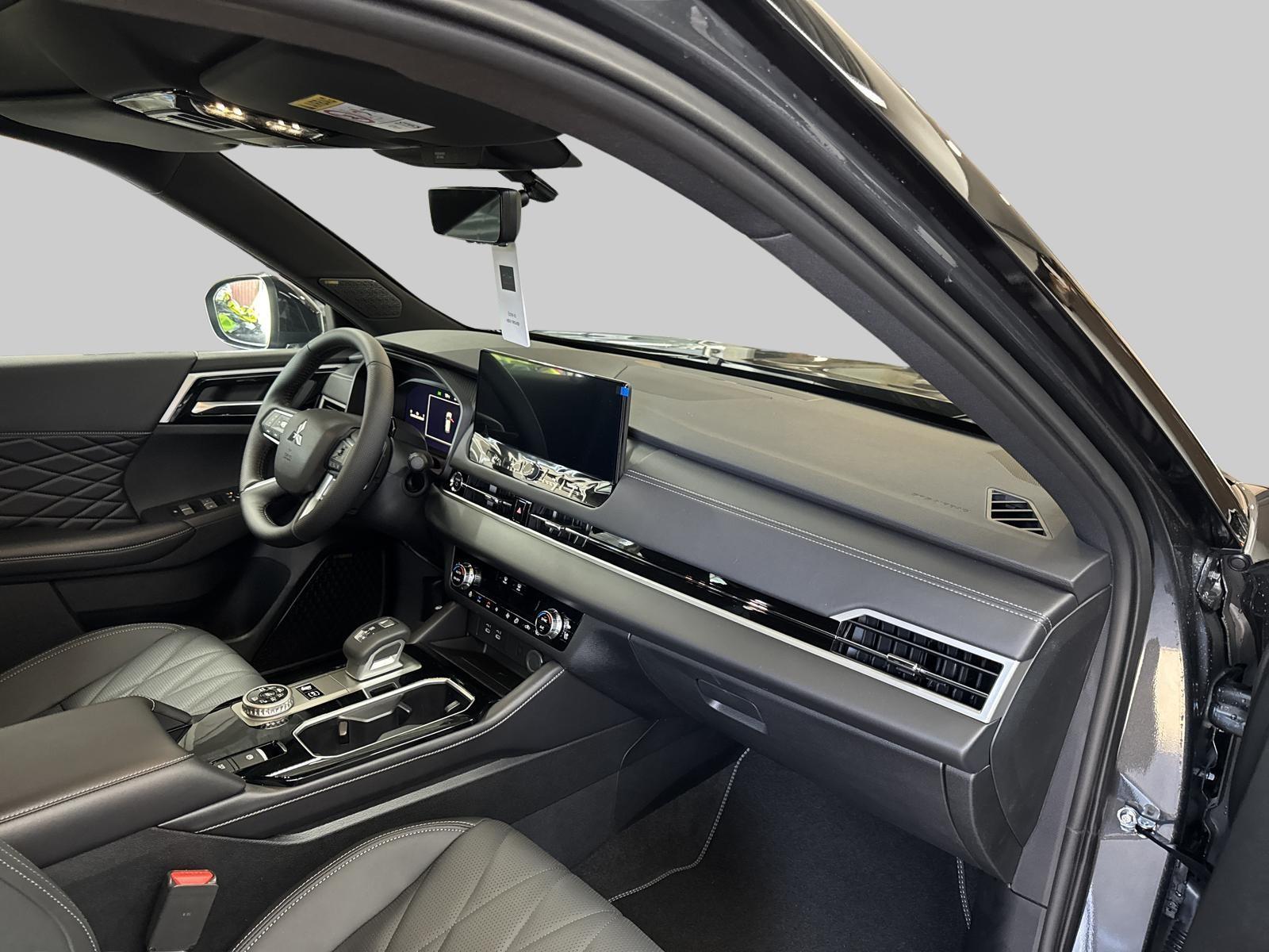 MITSUBISHI Outlander 2.4 PHEV Sport 4WD Automatic-image-10