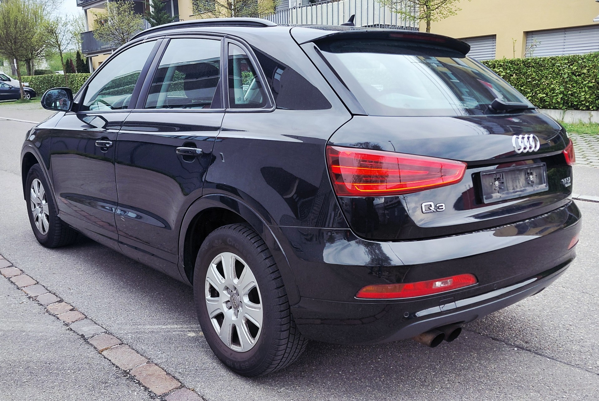 AUDI Q3 2.0 TFSI quattro S-tronic-image-6