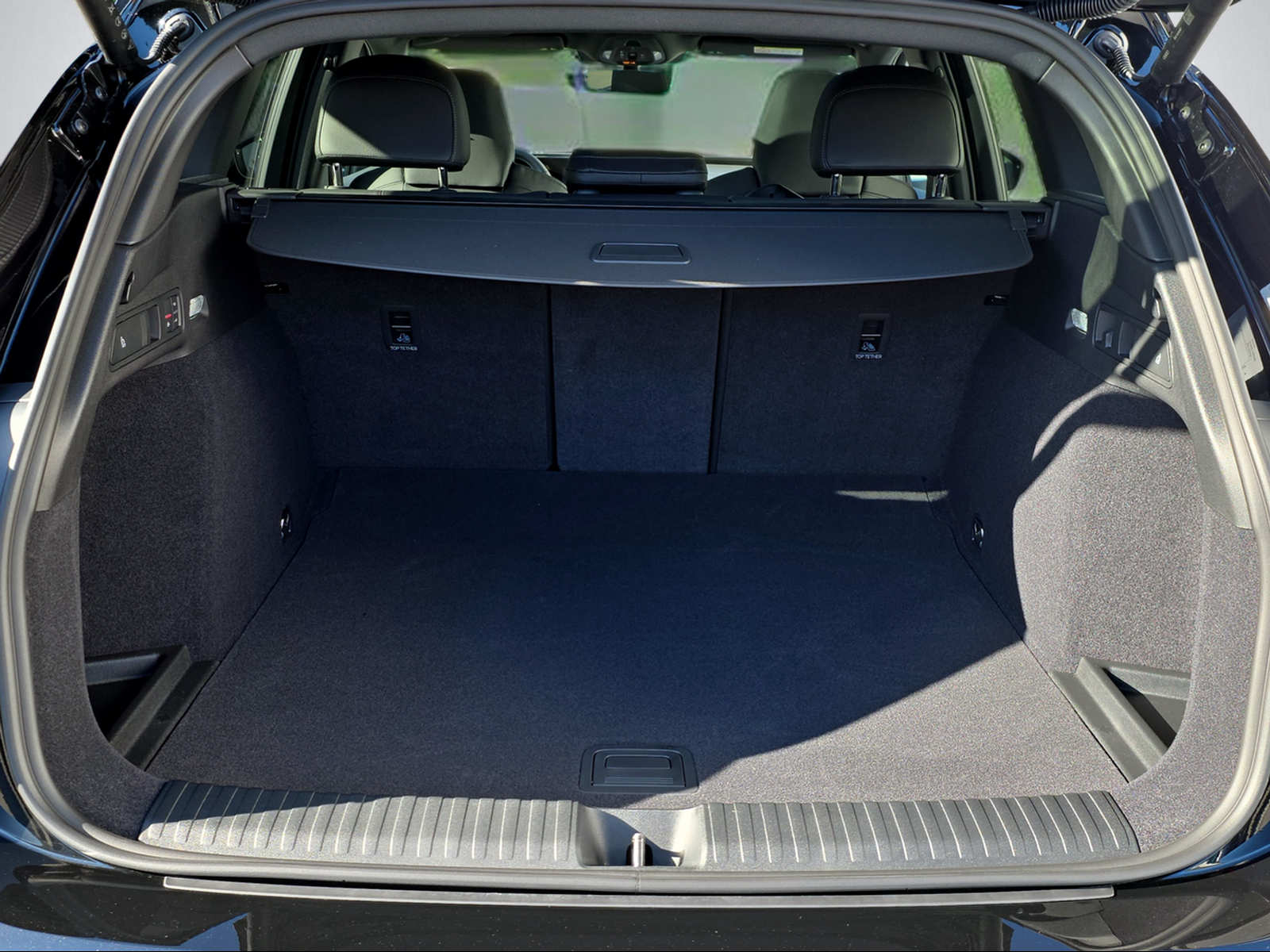AUDI Q6 e-tron quattro-image-11