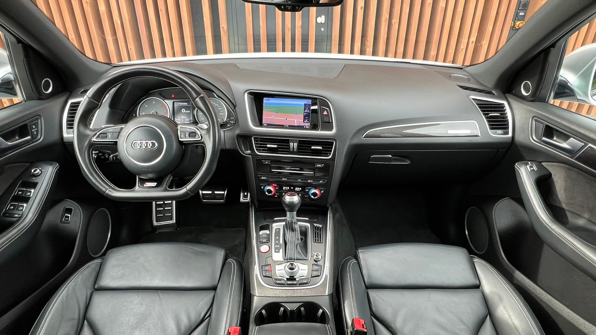 AUDI SQ5 3.0 TDI QUATTRO TIPTRONIC BLACK l 313 PS-image-18