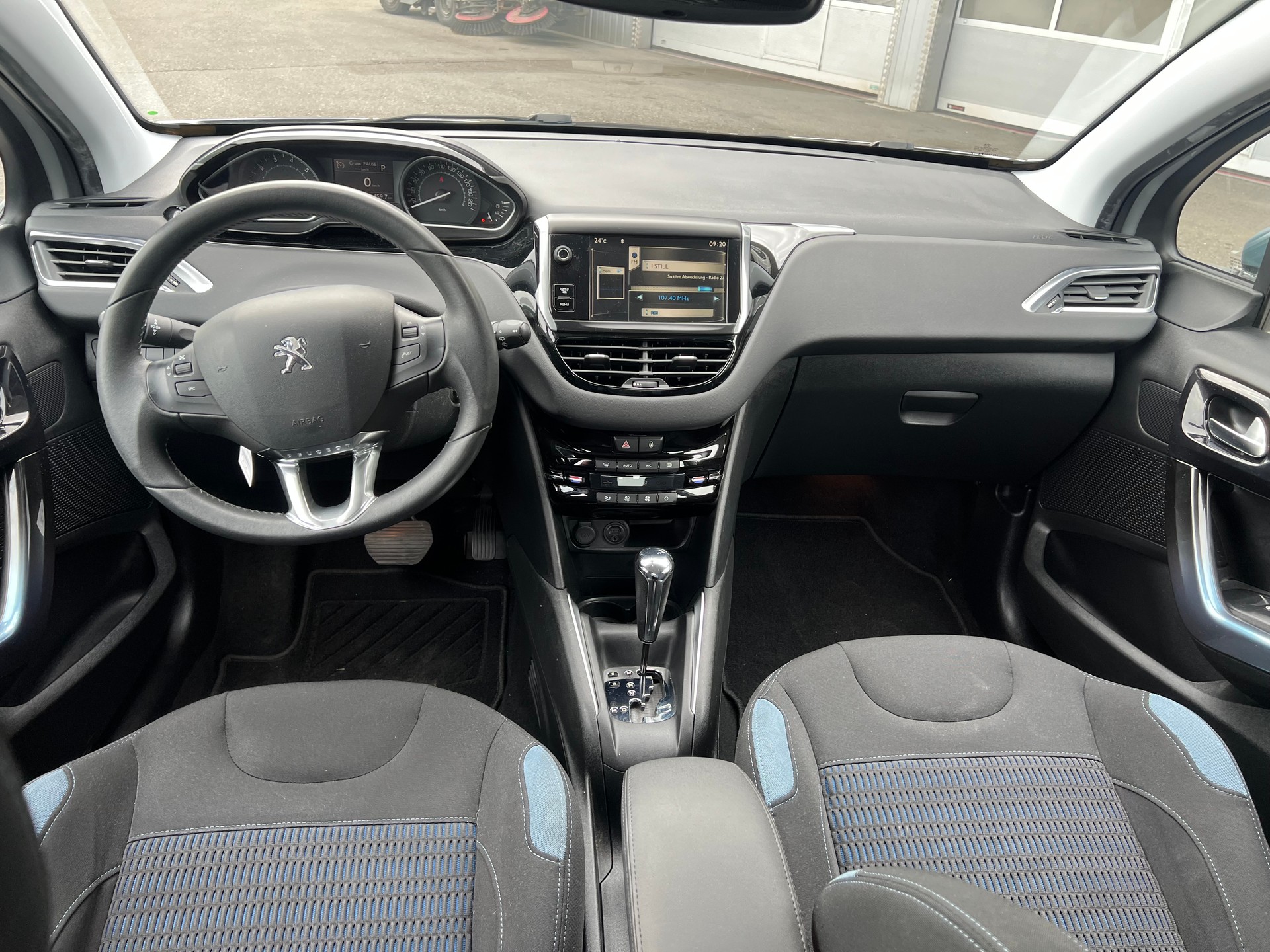 PEUGEOT 208 1.6 VTI Allure Automatik-image-6