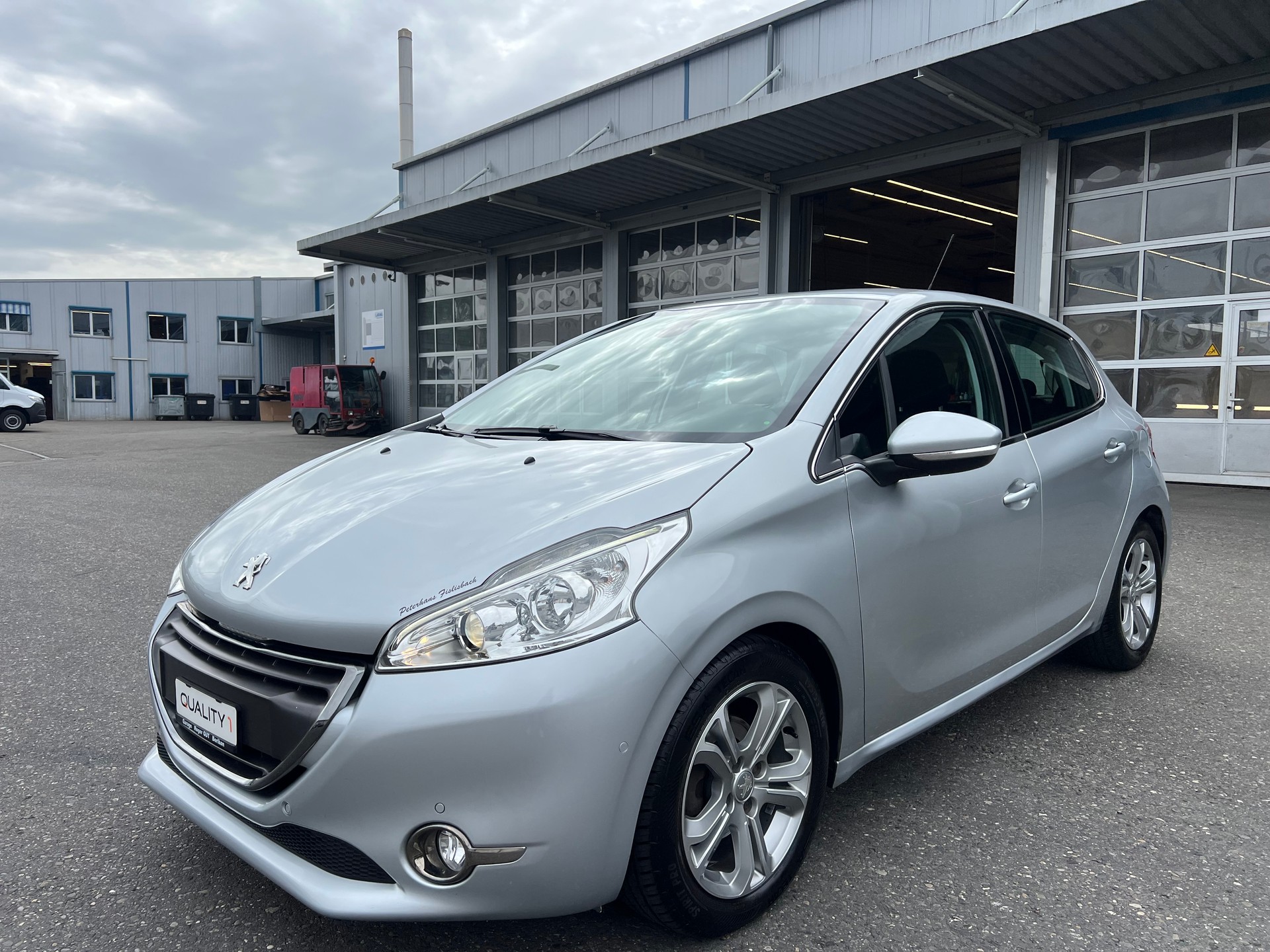 PEUGEOT 208 1.6 VTI Allure Automatik-image-2