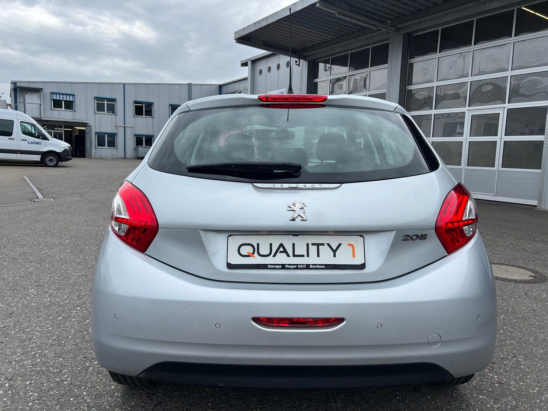 PEUGEOT 208 1.6 VTI Allure Automatik-image-5