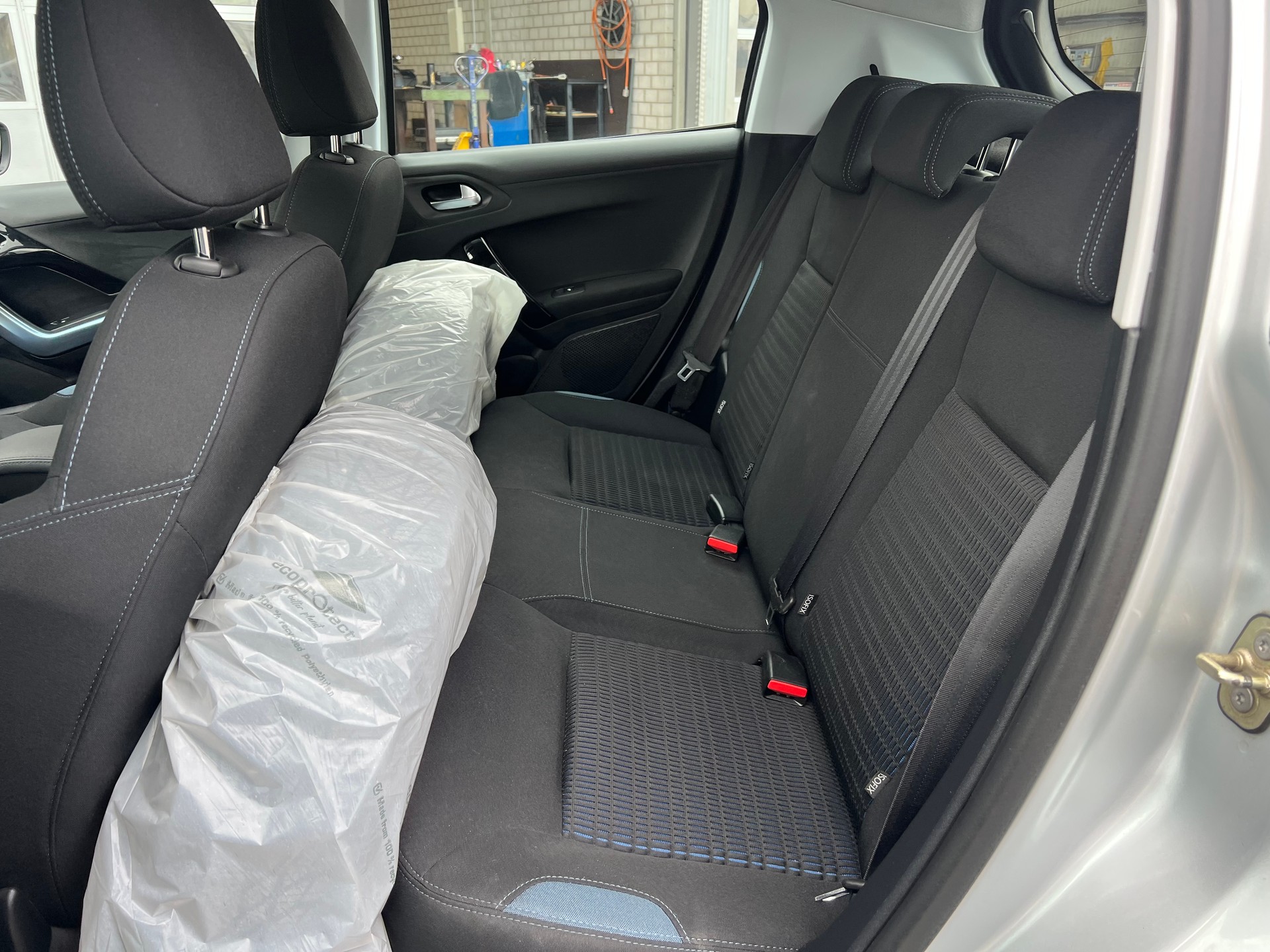 PEUGEOT 208 1.6 VTI Allure Automatik-image-10