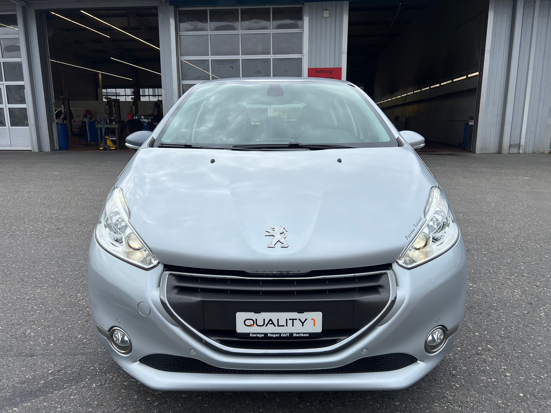 PEUGEOT 208 1.6 VTI Allure Automatik-image-1