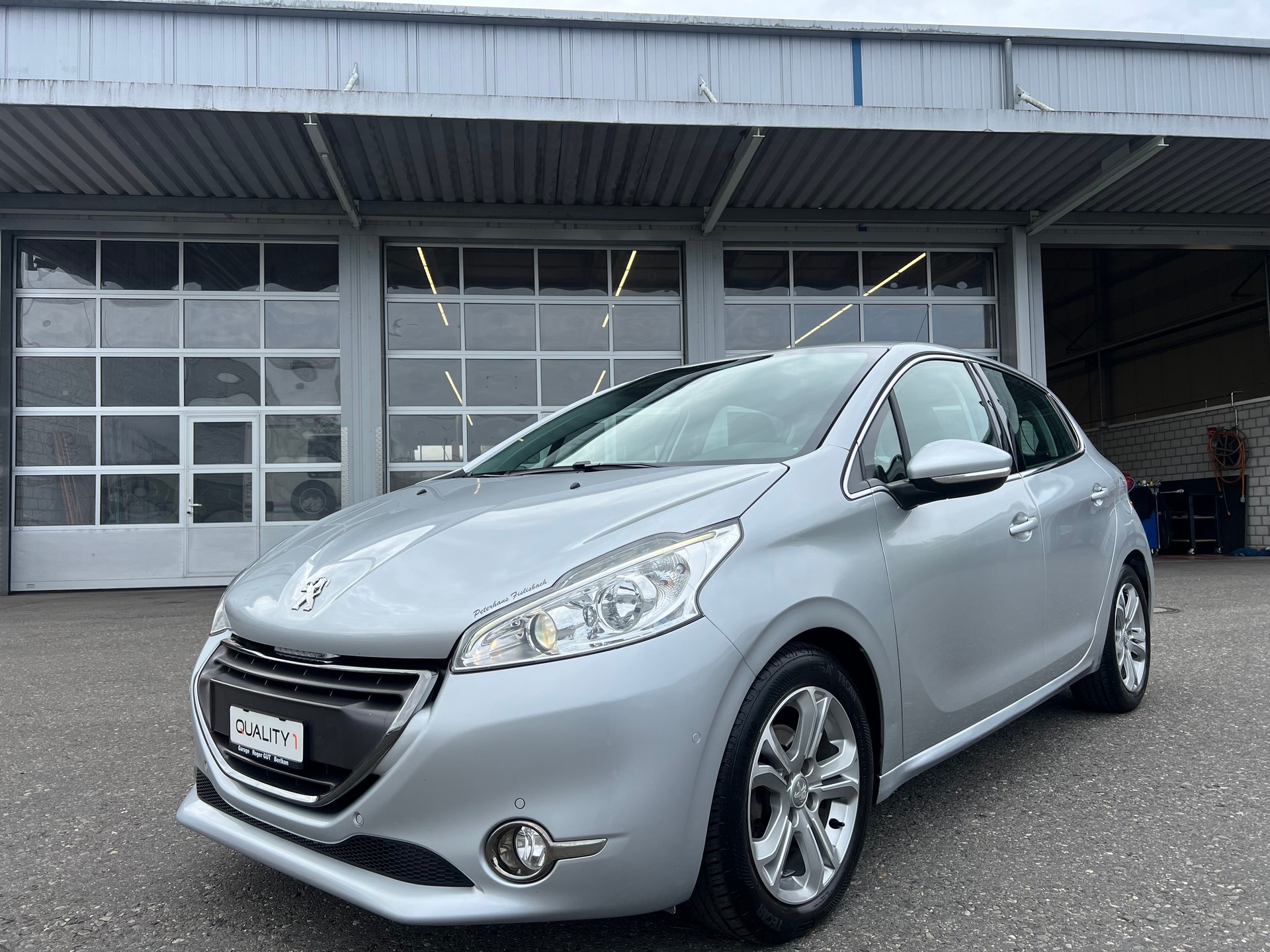 PEUGEOT 208 1.6 VTI Allure Automatik-image-0