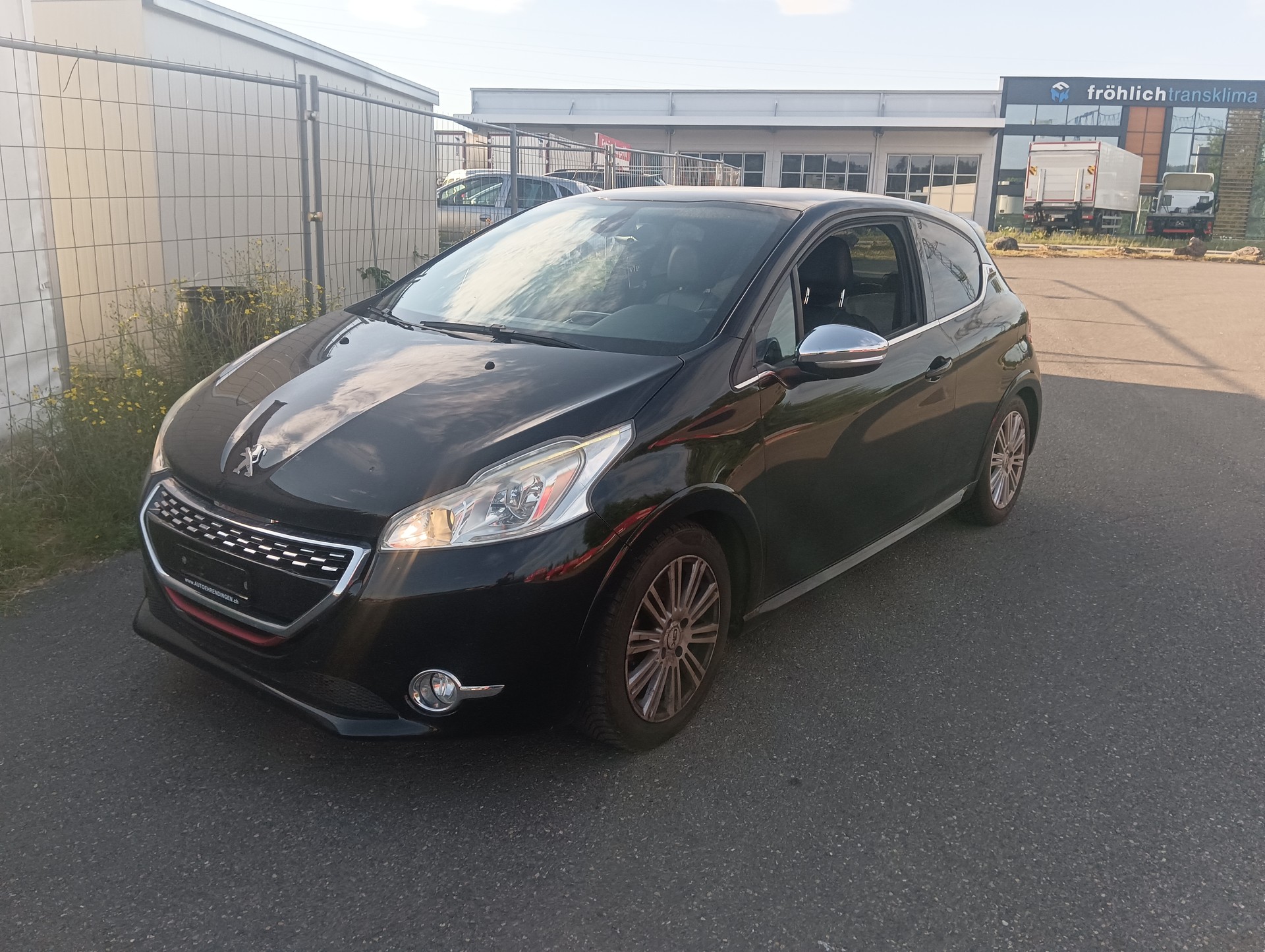 PEUGEOT 208 1.6 Turbo GTi-image-3