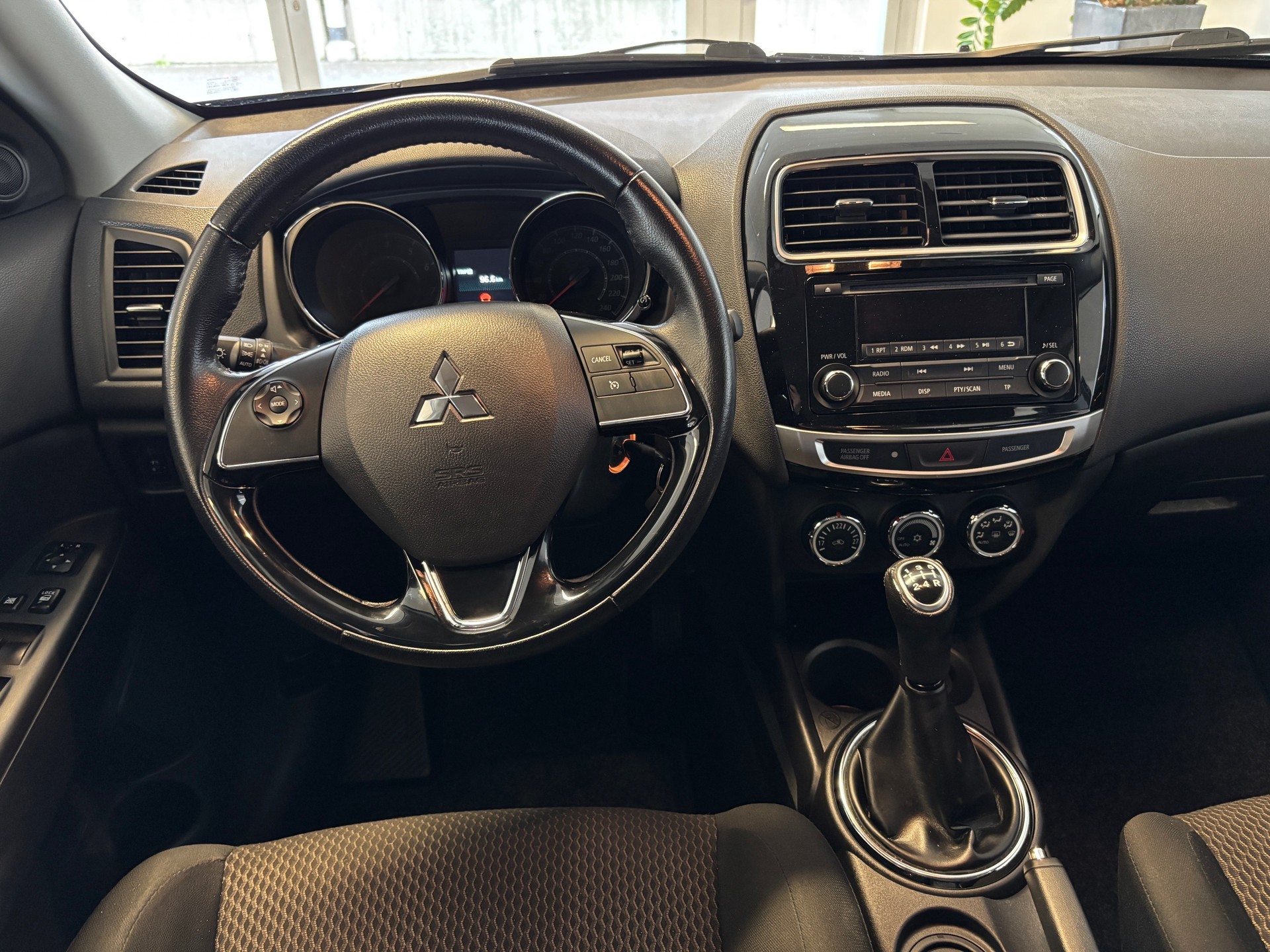 MITSUBISHI ASX 1.6 Value 2WD-image-13