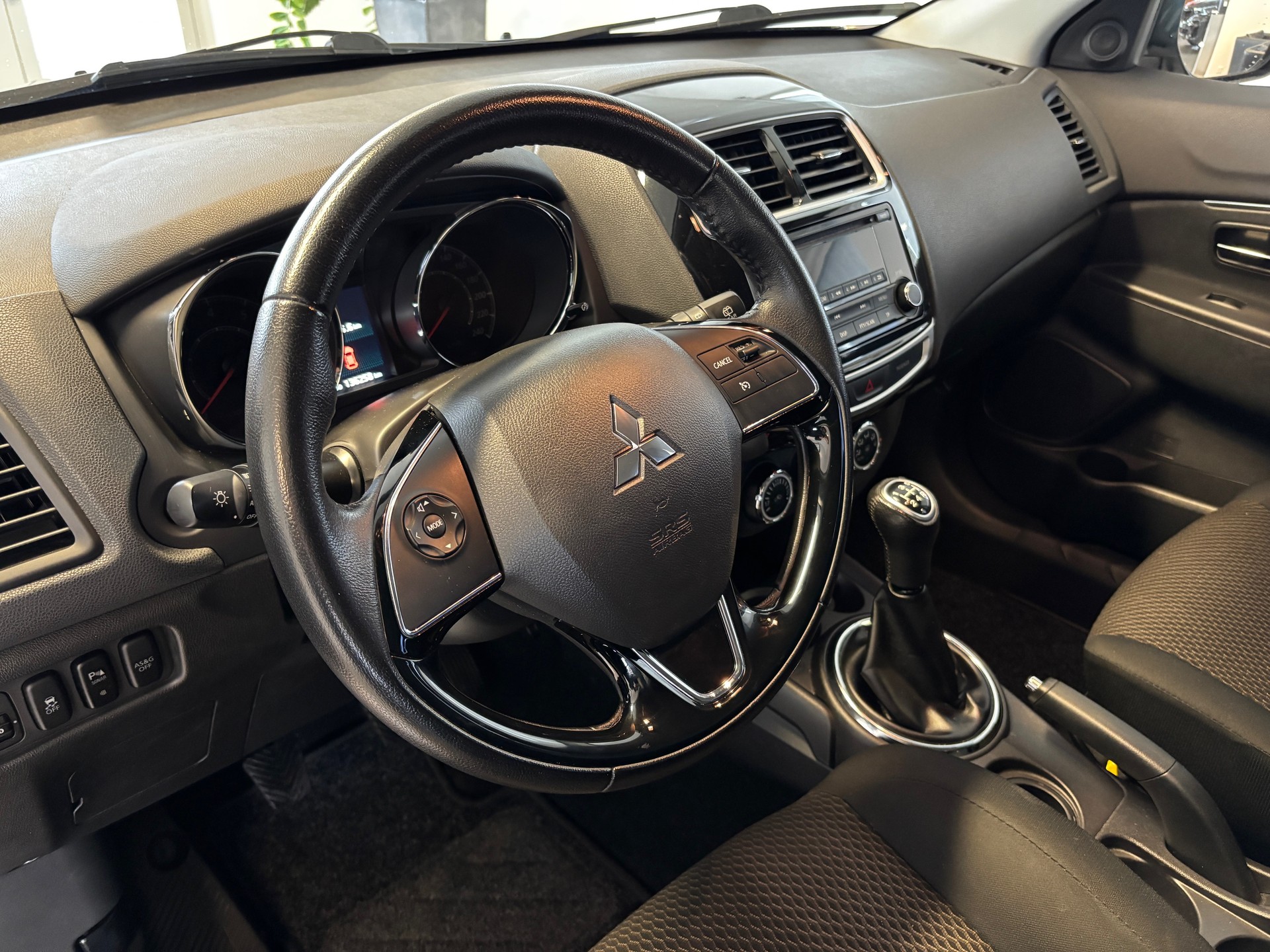 MITSUBISHI ASX 1.6 Value 2WD-image-5