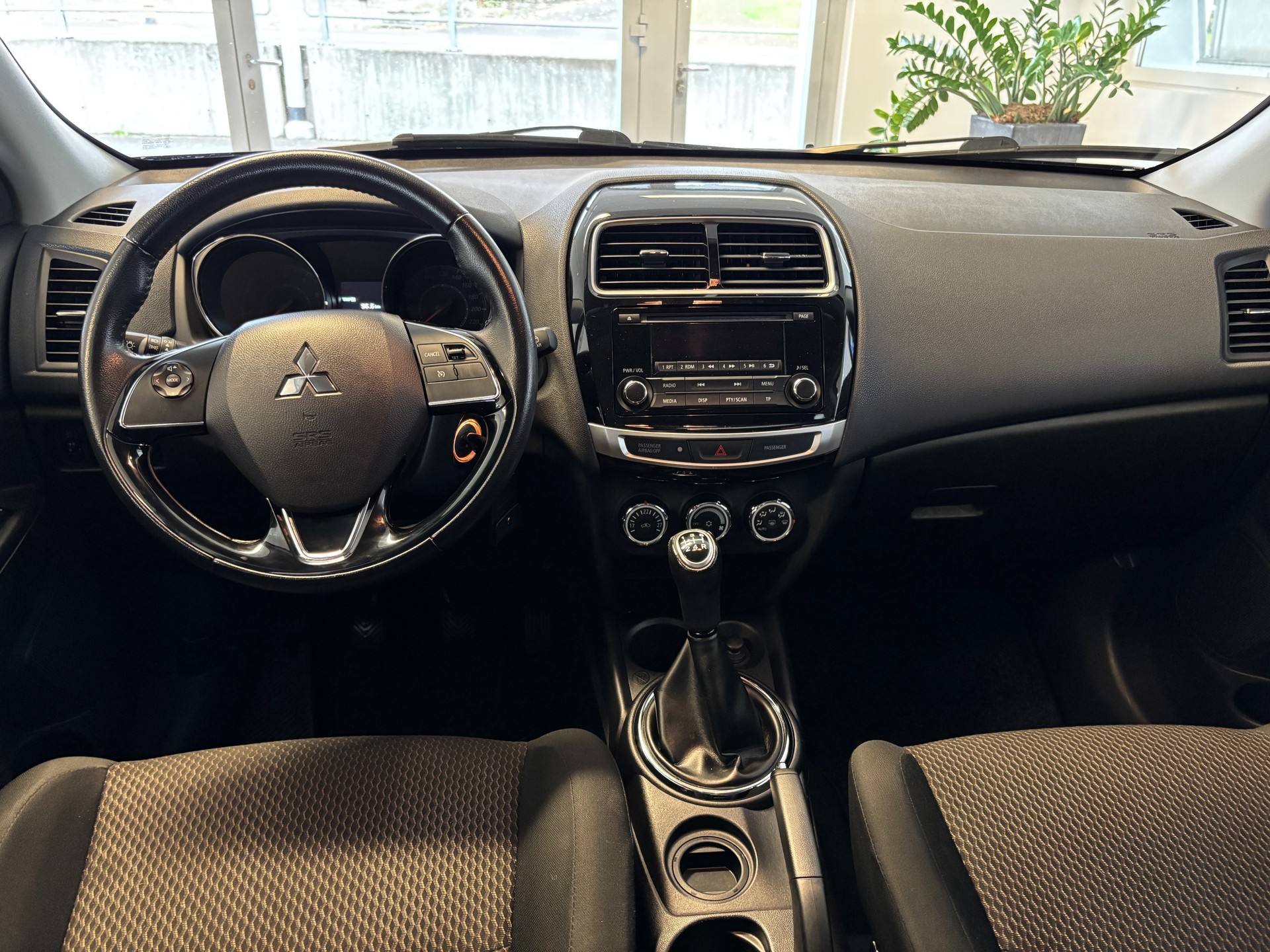 MITSUBISHI ASX 1.6 Value 2WD-image-12