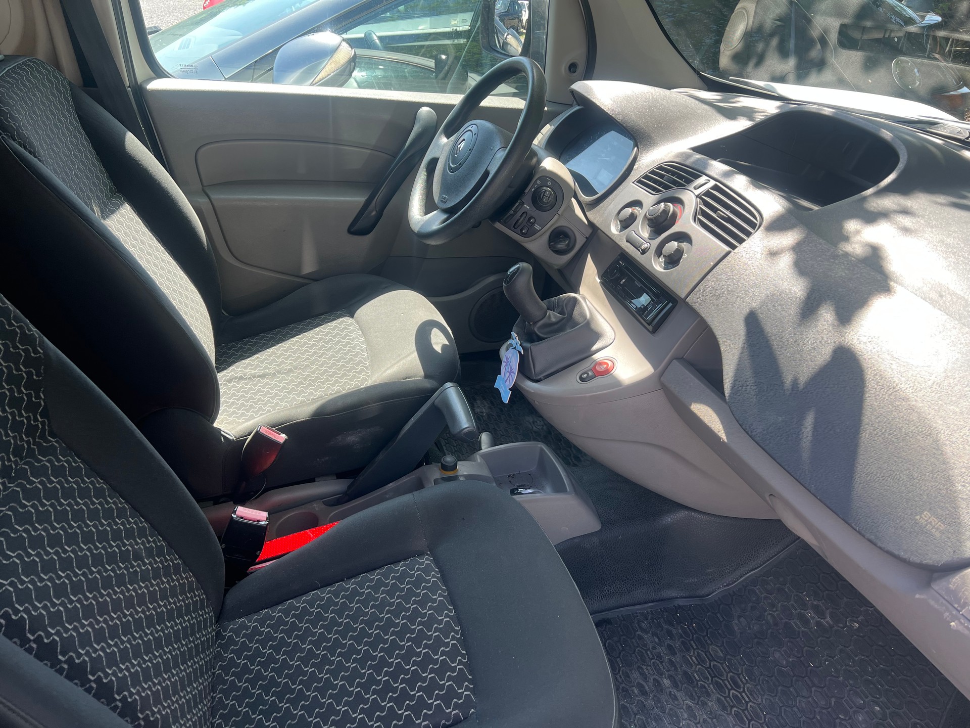 RENAULT Kangoo dCi 85-image-5