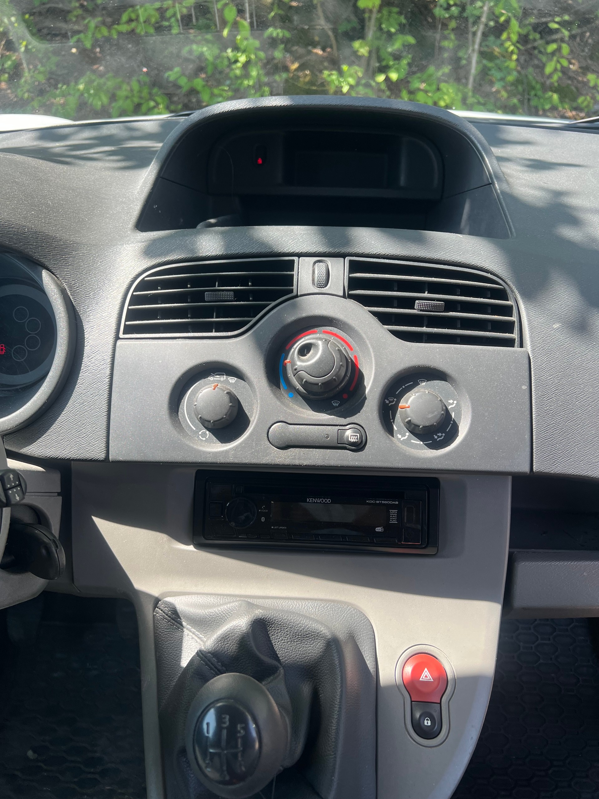 RENAULT Kangoo dCi 85-image-6