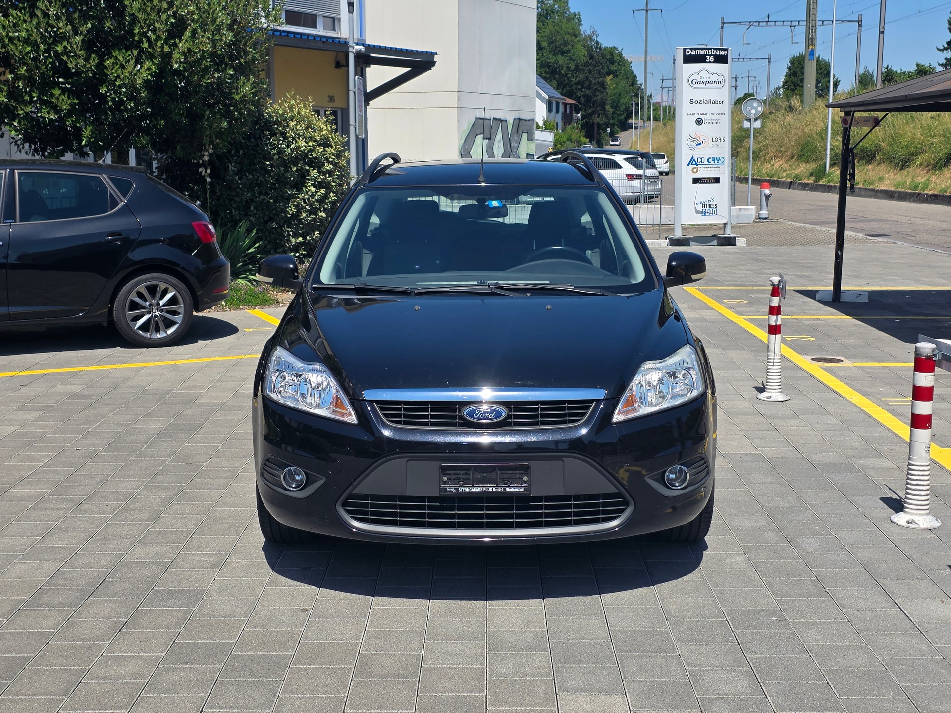 FORD Focus 2.0i Carving*FRISCH MFK UND SERVICE*8 FACH RÄDER*AHK 1400KG*-image-1