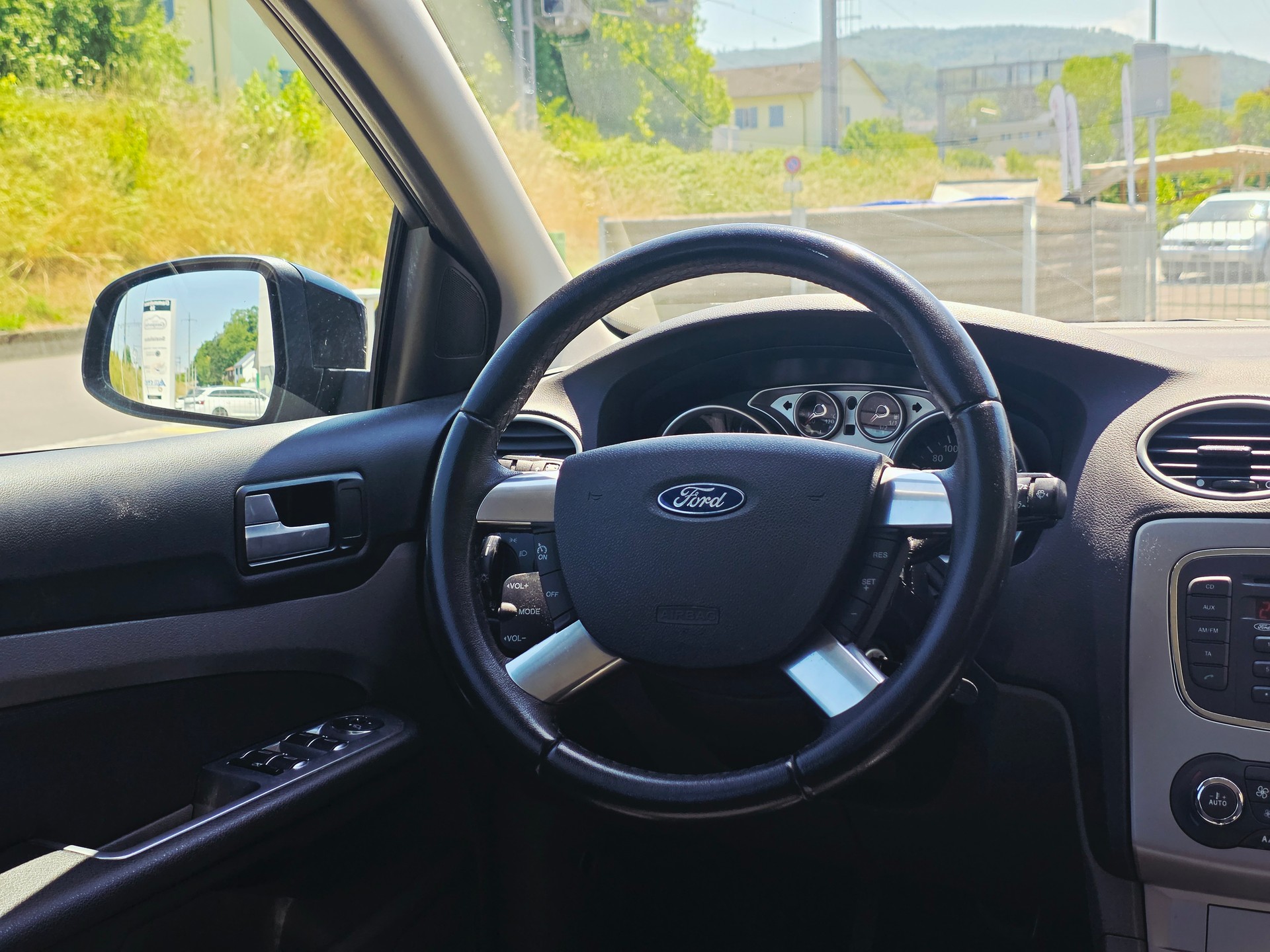 FORD Focus 2.0i Carving*FRISCH MFK UND SERVICE*8 FACH RÄDER*AHK 1400KG*-image-11