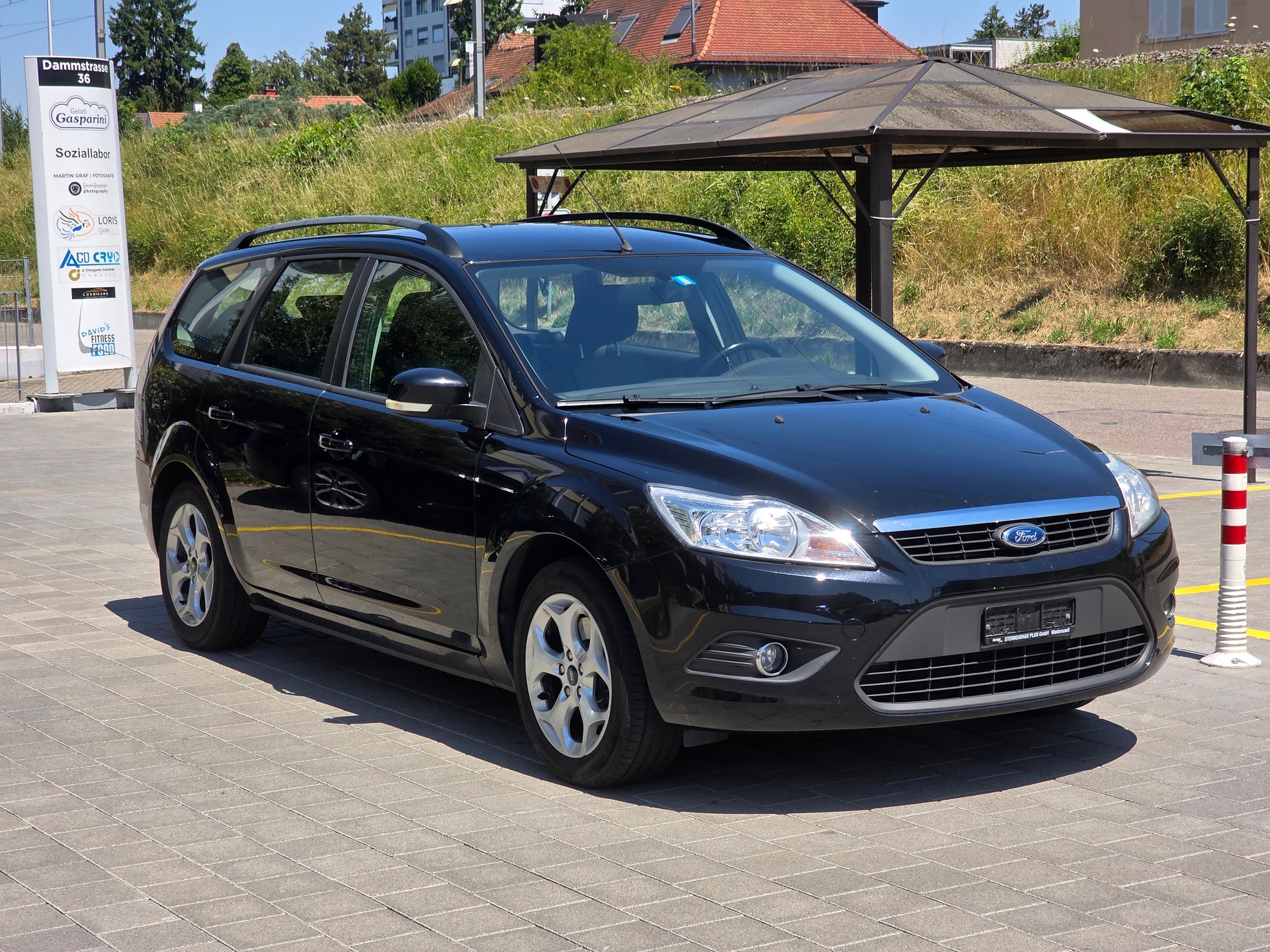 FORD Focus 2.0i Carving*FRISCH MFK UND SERVICE*8 FACH RÄDER*AHK 1400KG*-image-0