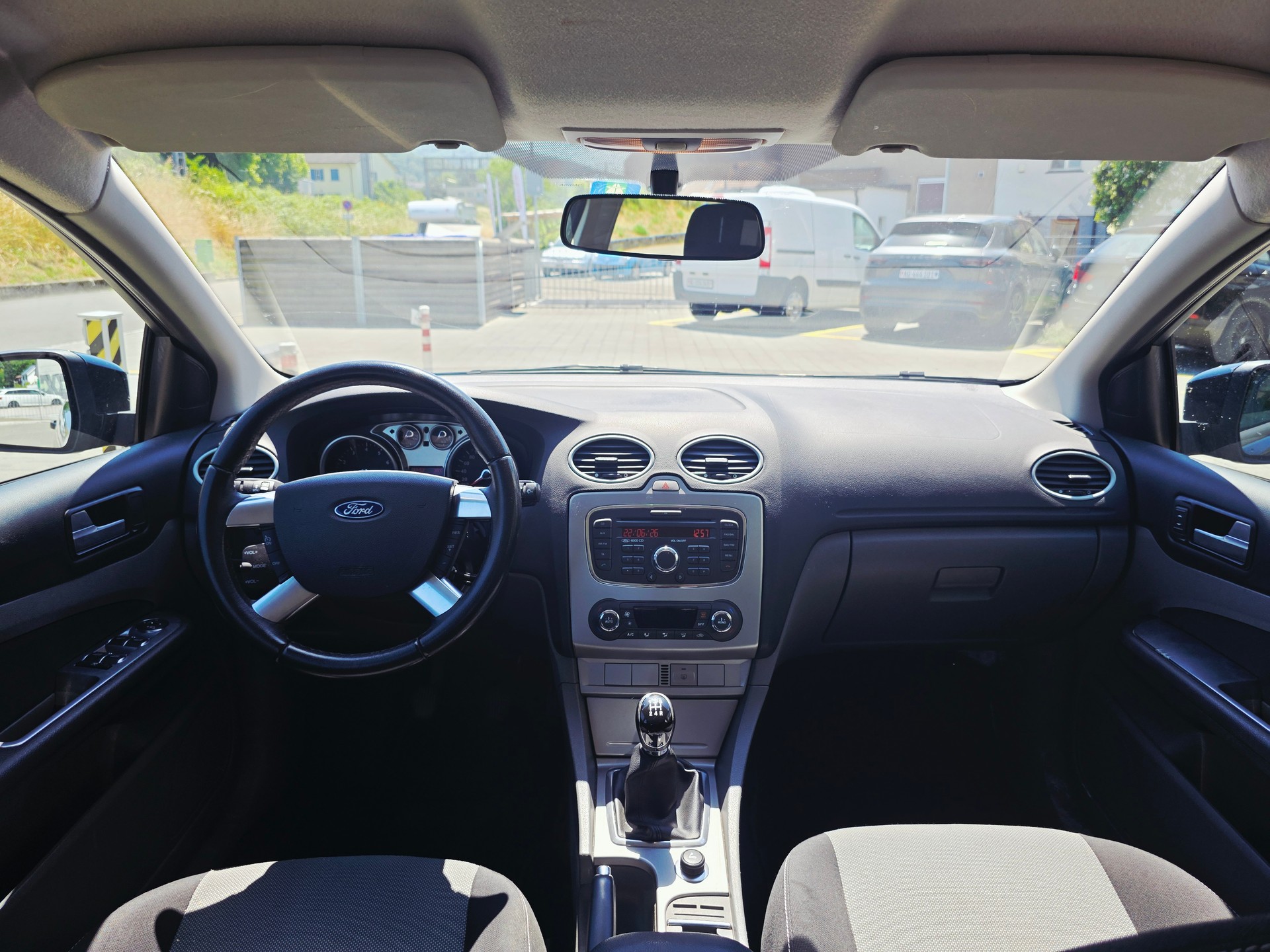 FORD Focus 2.0i Carving*FRISCH MFK UND SERVICE*8 FACH RÄDER*AHK 1400KG*-image-10