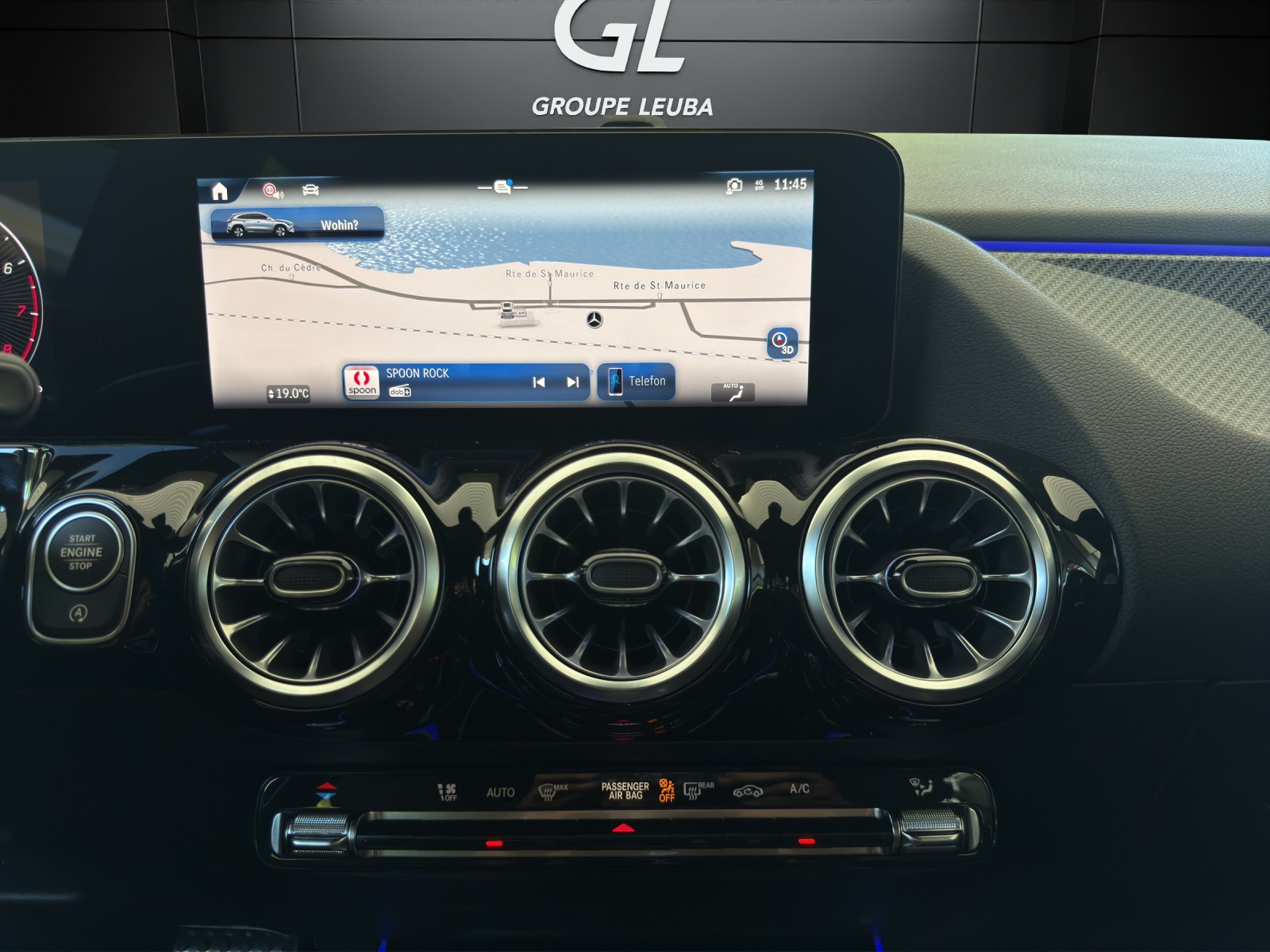 MERCEDES-BENZ GLA 200 Night Star 7G-DCT-image-11