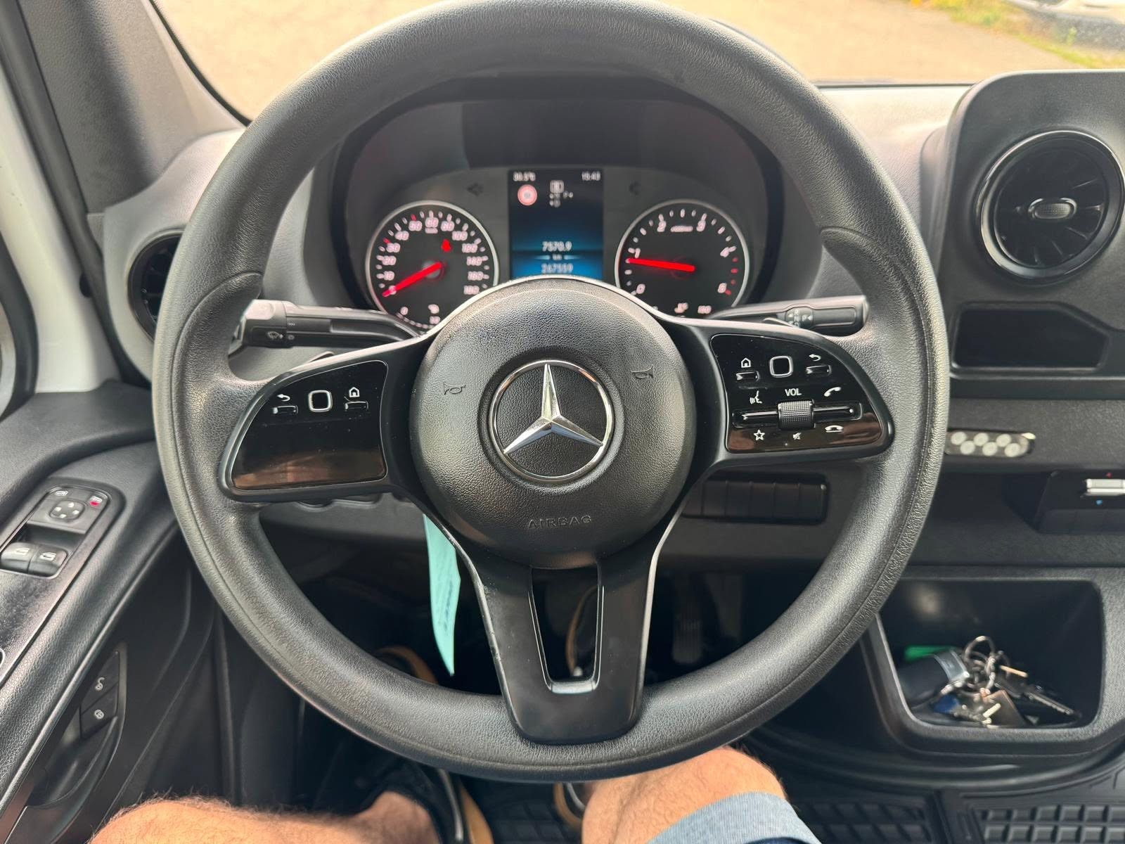 MERCEDES-BENZ Sprinter 314 CDI Standard 9G-TRONIC FWD-image-11