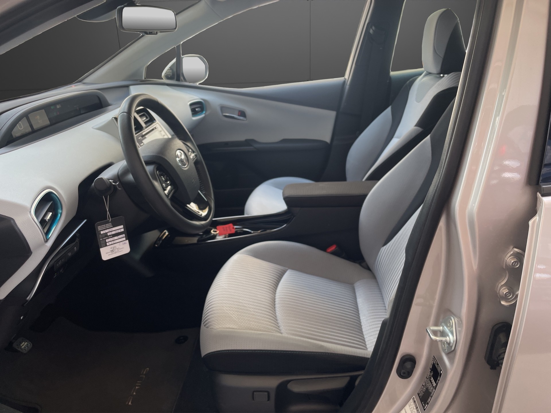 TOYOTA Prius 1.8 VVT-i HSD AWD-i Premium-image-14