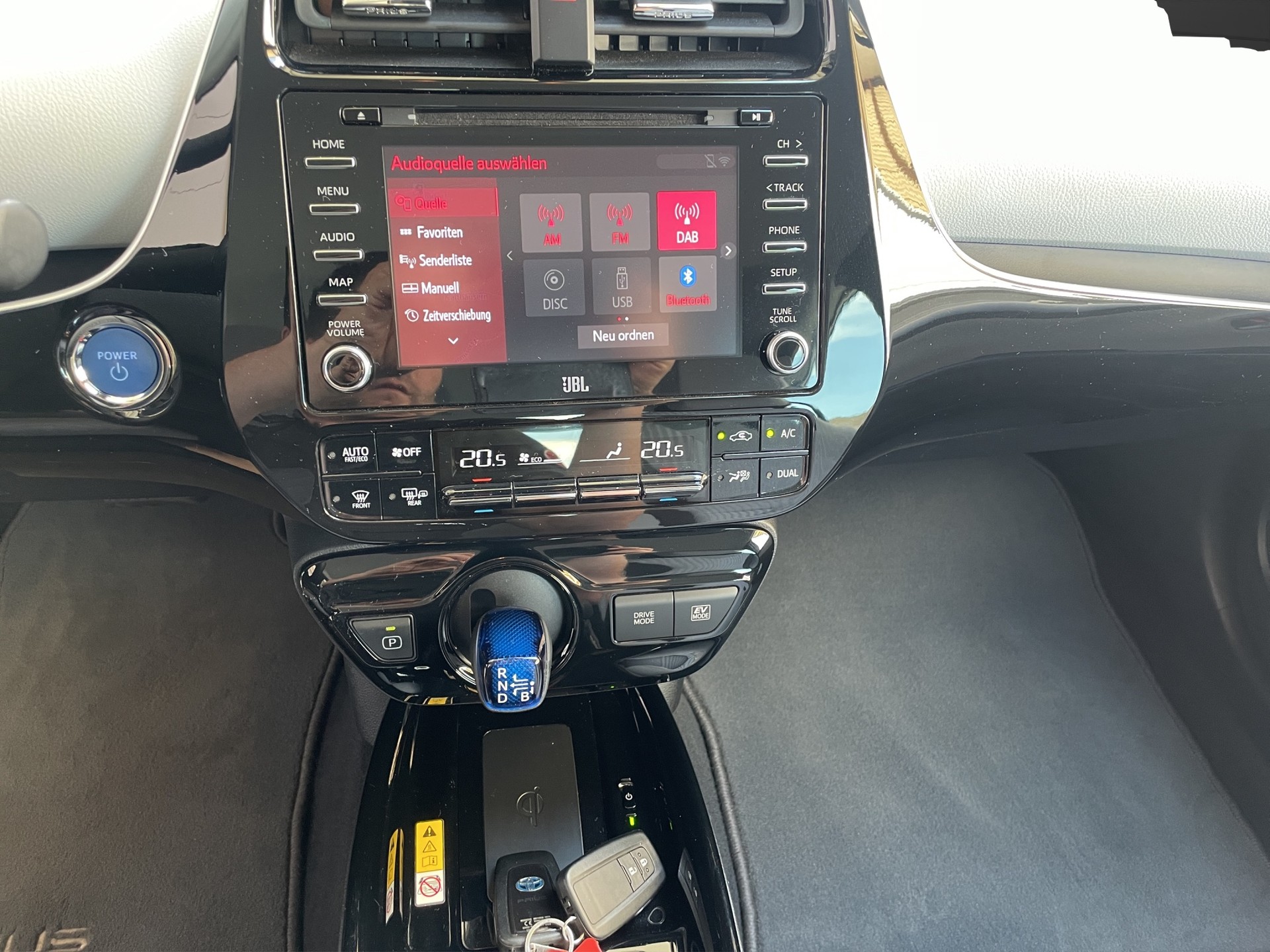 TOYOTA Prius 1.8 VVT-i HSD AWD-i Premium-image-10