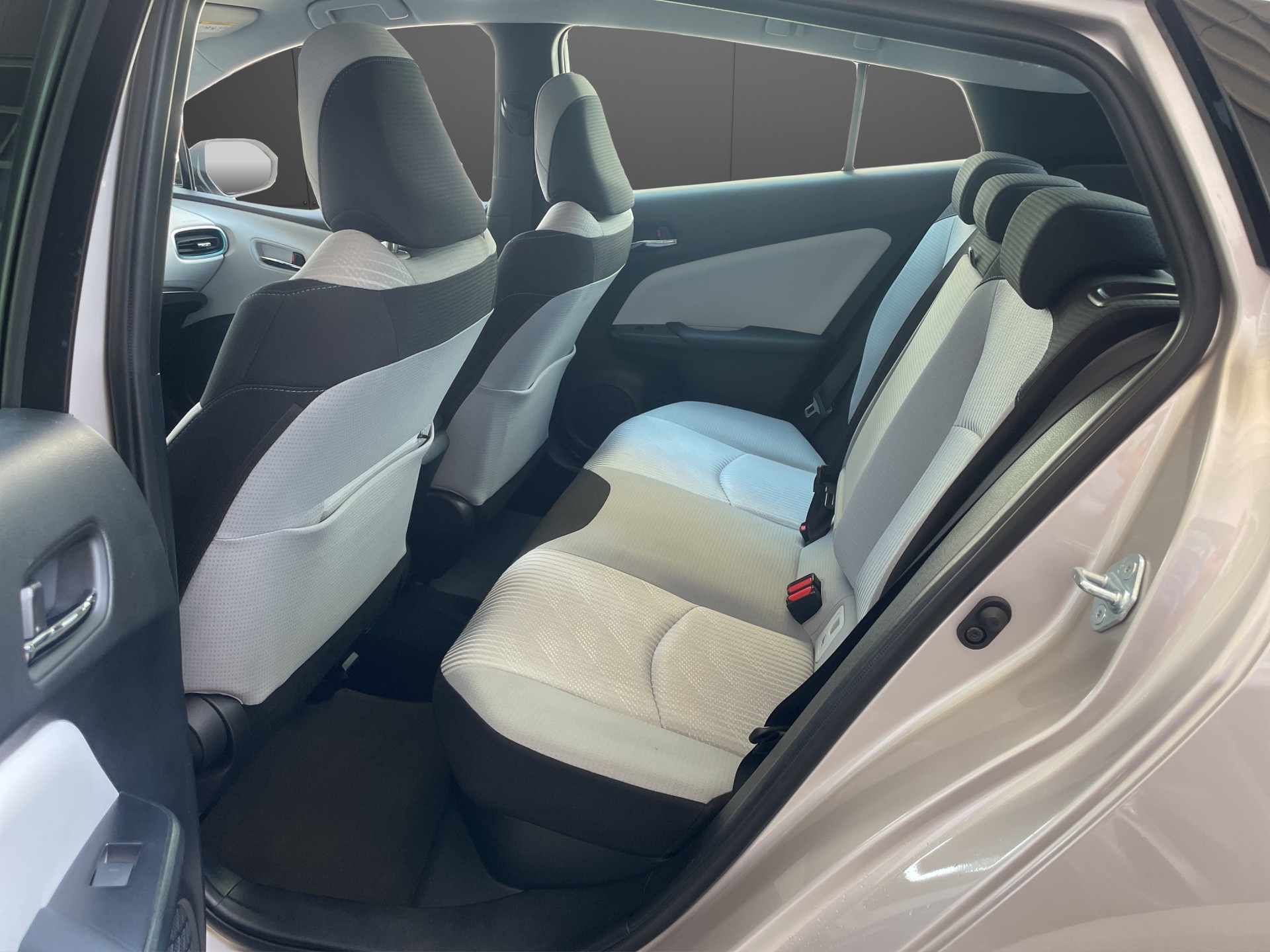 TOYOTA Prius 1.8 VVT-i HSD AWD-i Premium-image-7