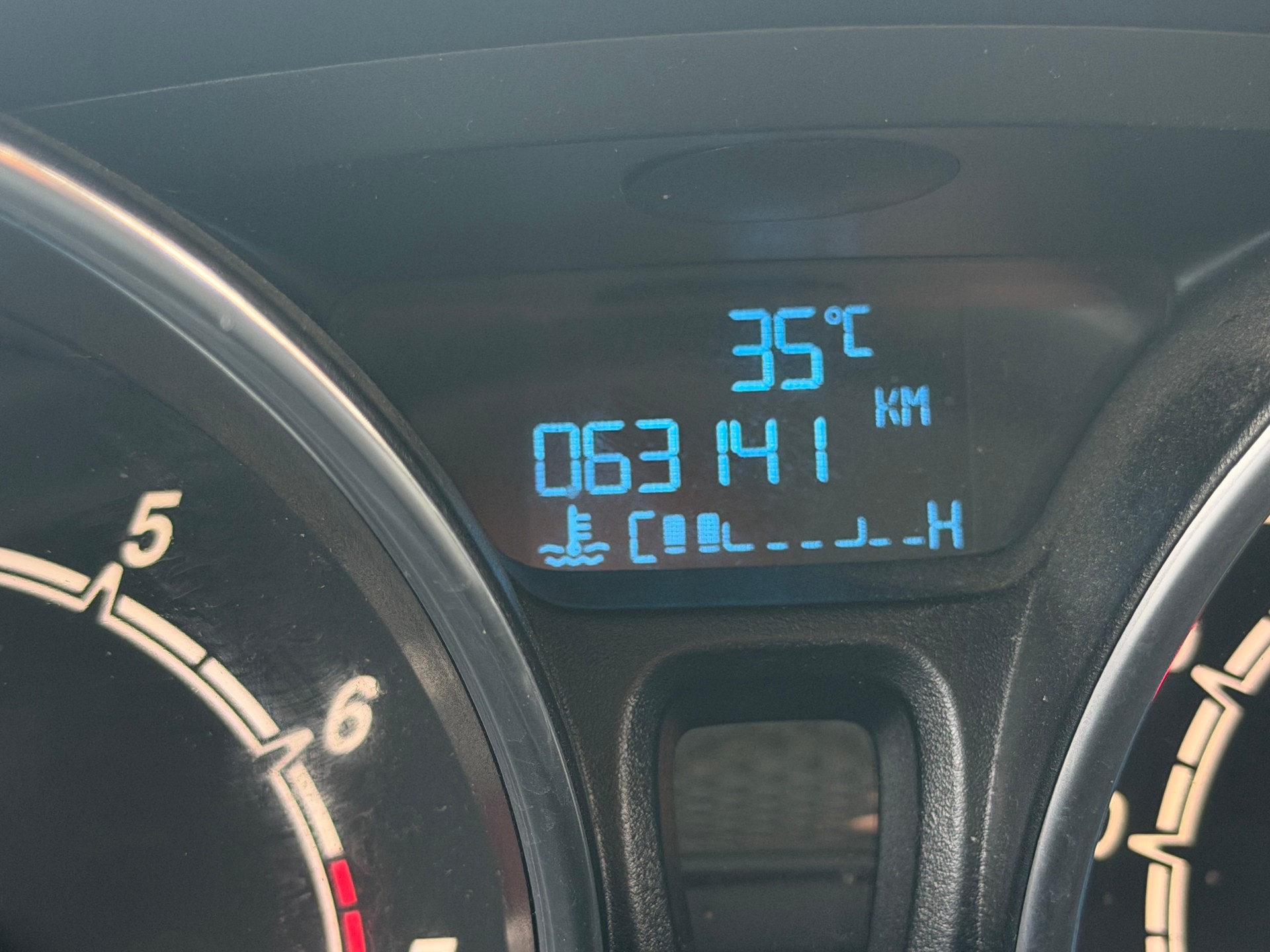 FORD B-Max 1.0 SCTi Trend-image-9