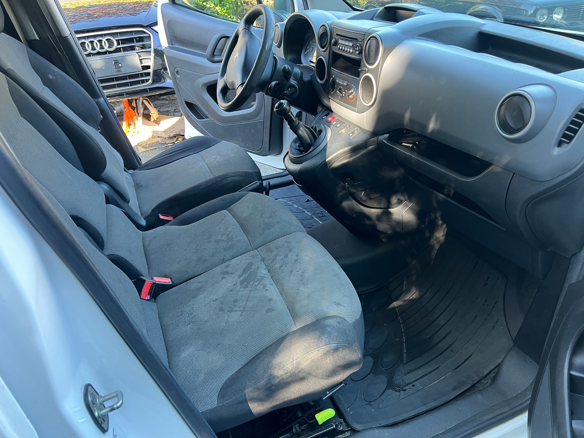 PEUGEOT Partner 1.6 VTi Allure-image-5