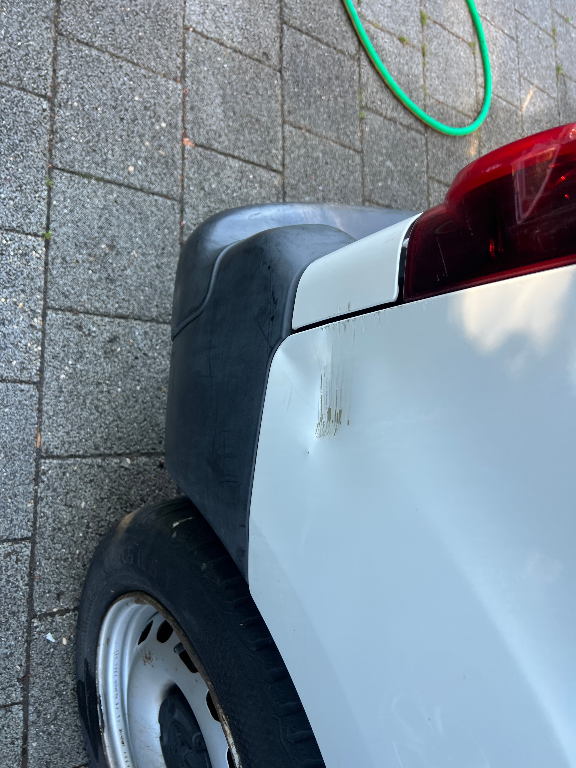 PEUGEOT Partner 1.6 VTi Allure-image-8