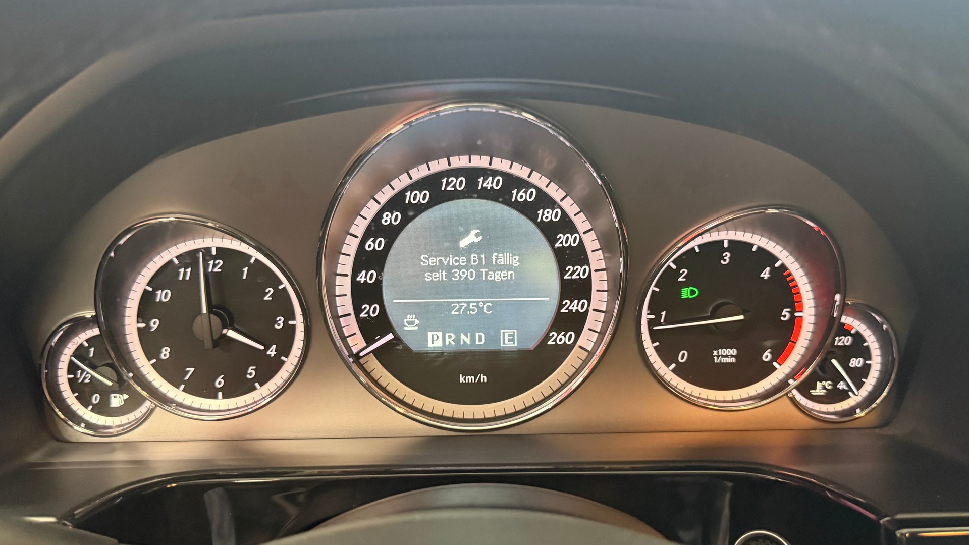 MERCEDES-BENZ E220 CDI kühlerventilator ist lose, ein Injektor ist undicht, Export, Händler oder zum aufbereiten-image-10