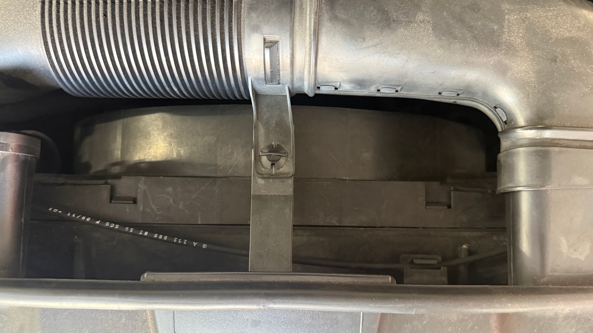 MERCEDES-BENZ E220 CDI kühlerventilator ist lose, ein Injektor ist undicht, Export, Händler oder zum aufbereiten-image-20