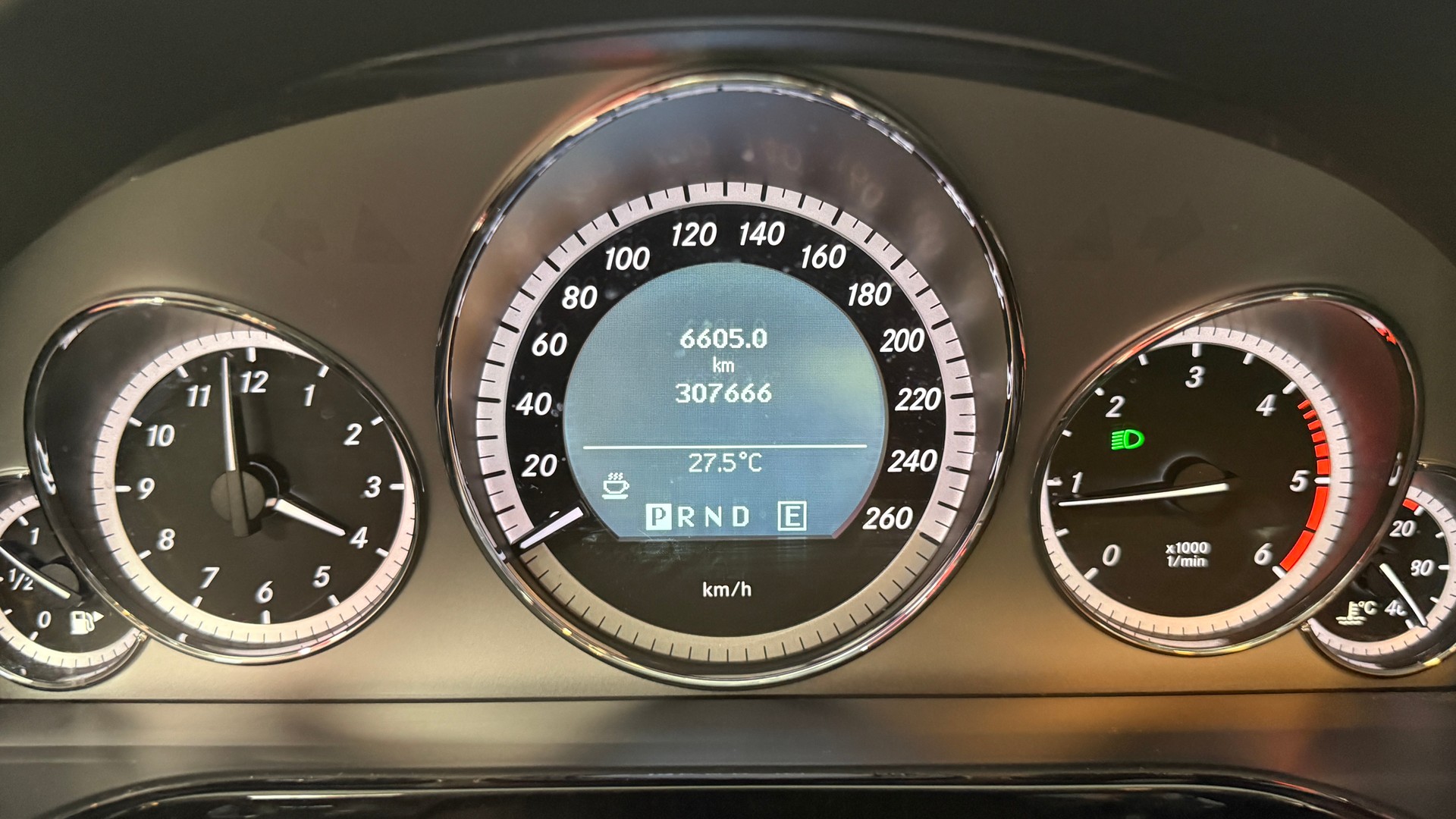 MERCEDES-BENZ E220 CDI kühlerventilator ist lose, ein Injektor ist undicht, Export, Händler oder zum aufbereiten-image-13
