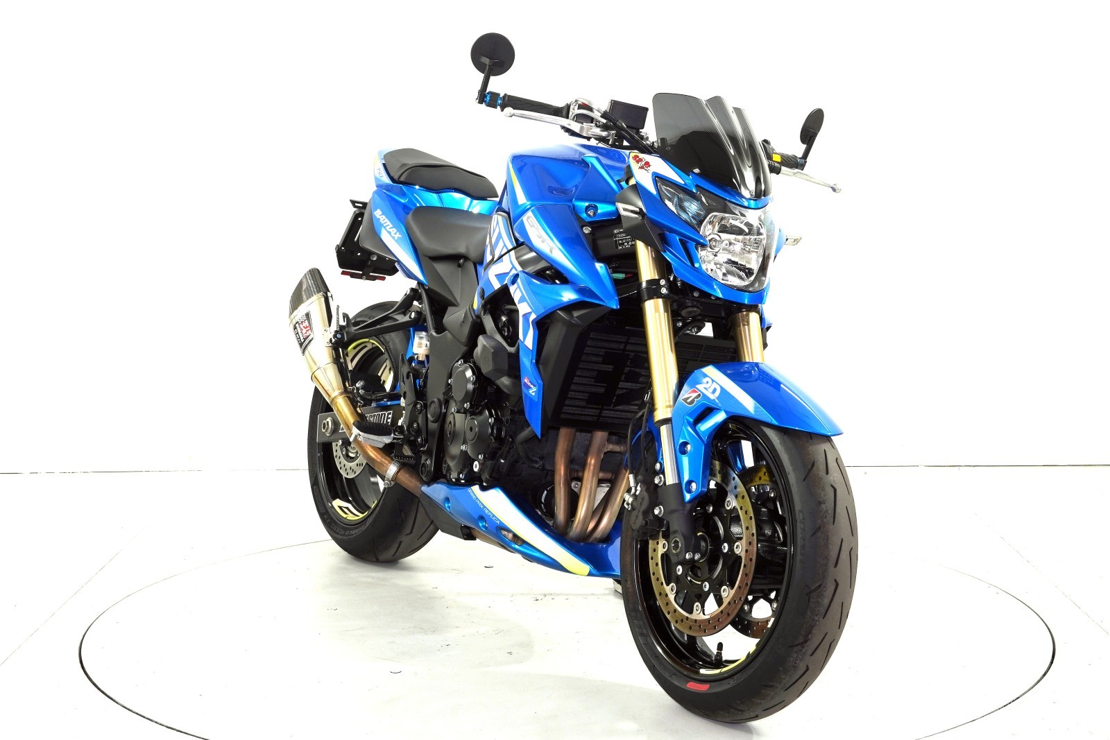 SUZUKI GSR 750 ABS-showroom-element-1