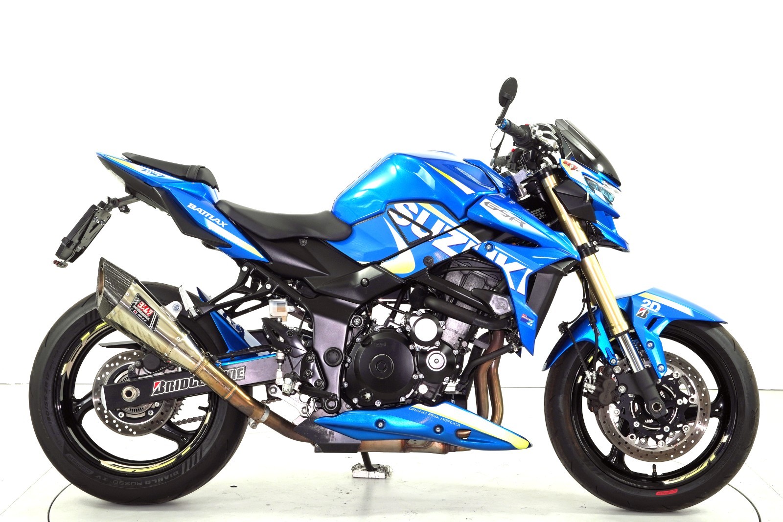 SUZUKI GSR 750 ABS-showroom-element-3