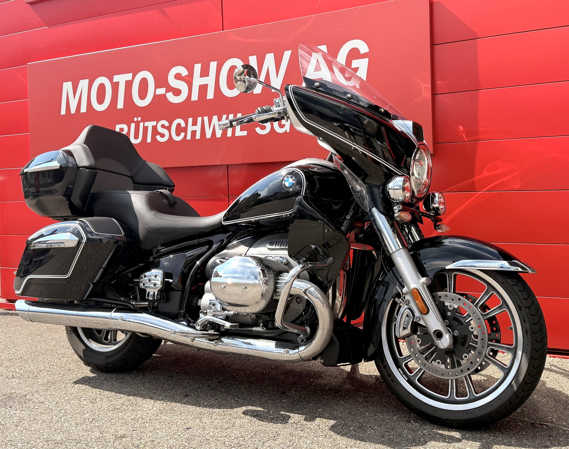 BMW R 18 Transcontinental-showroom-element-2